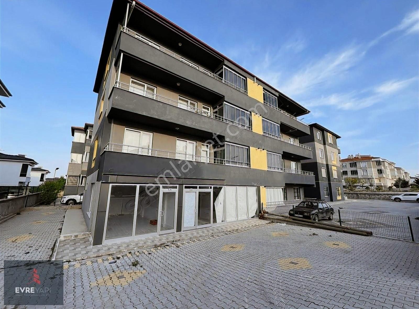 Evre Yapı'dan Korcan Caddesi Üzeri 2 Adet Satılık Dükkan