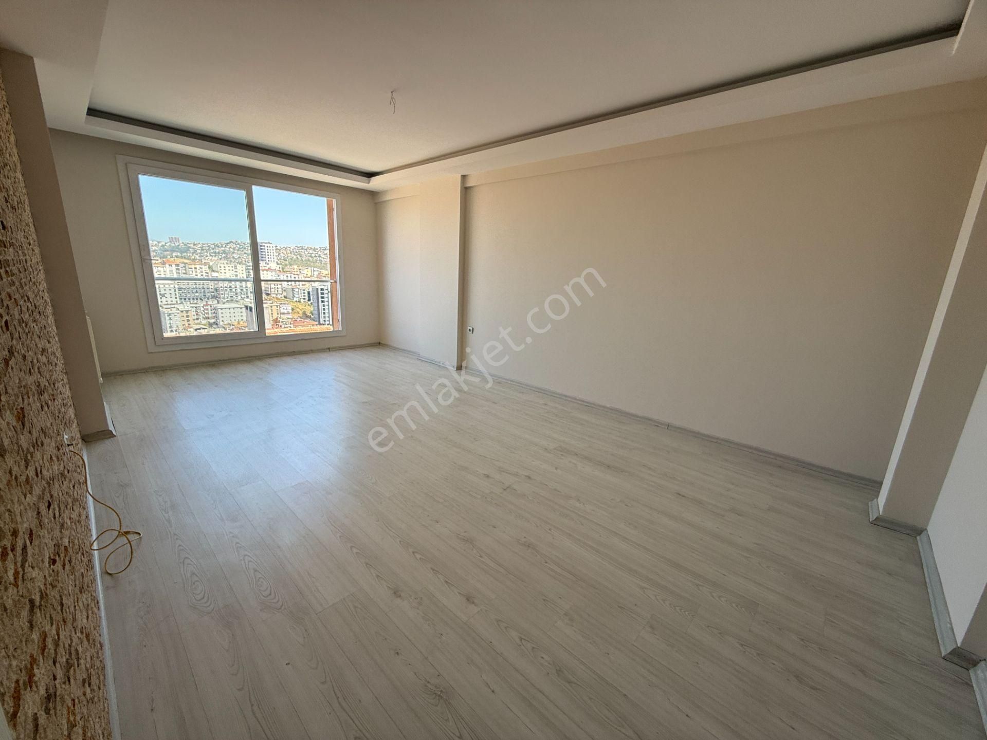 Deniz Manzaralı Kapalı Mutfak 2+1 Geniş Daire