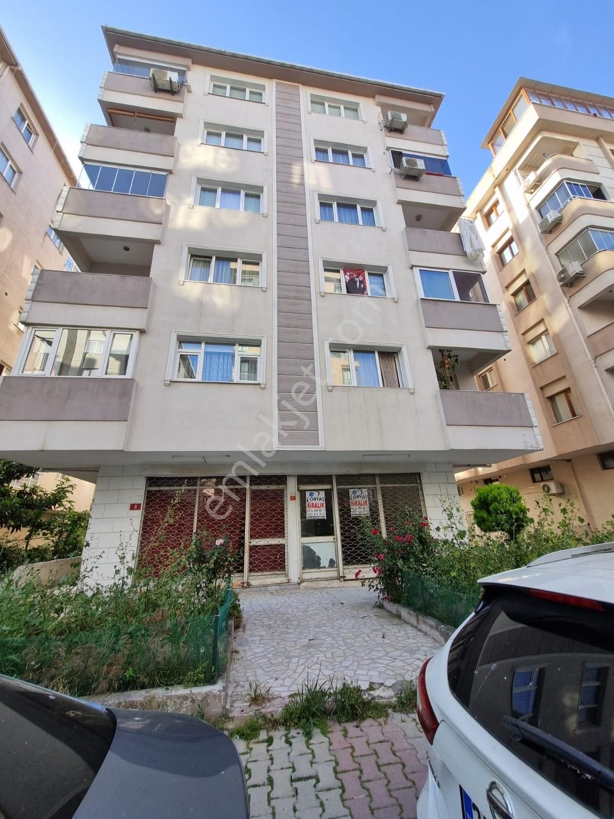 Oryaştan Ataşehir İçerenköy Şükran Sokakta 90m2 Dükkan +depo