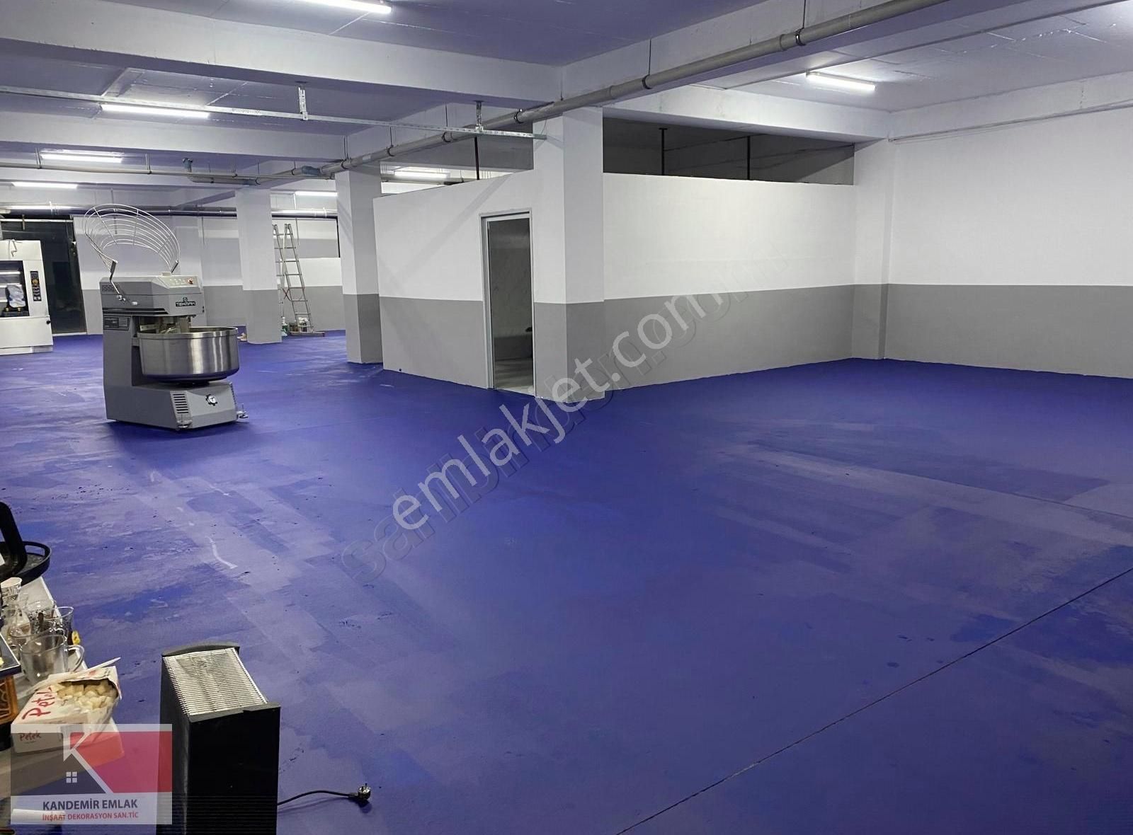 Kandemir Emlak'tan Bayrampaşa 50. Yıl'da Satılık Mağaza 450 M2