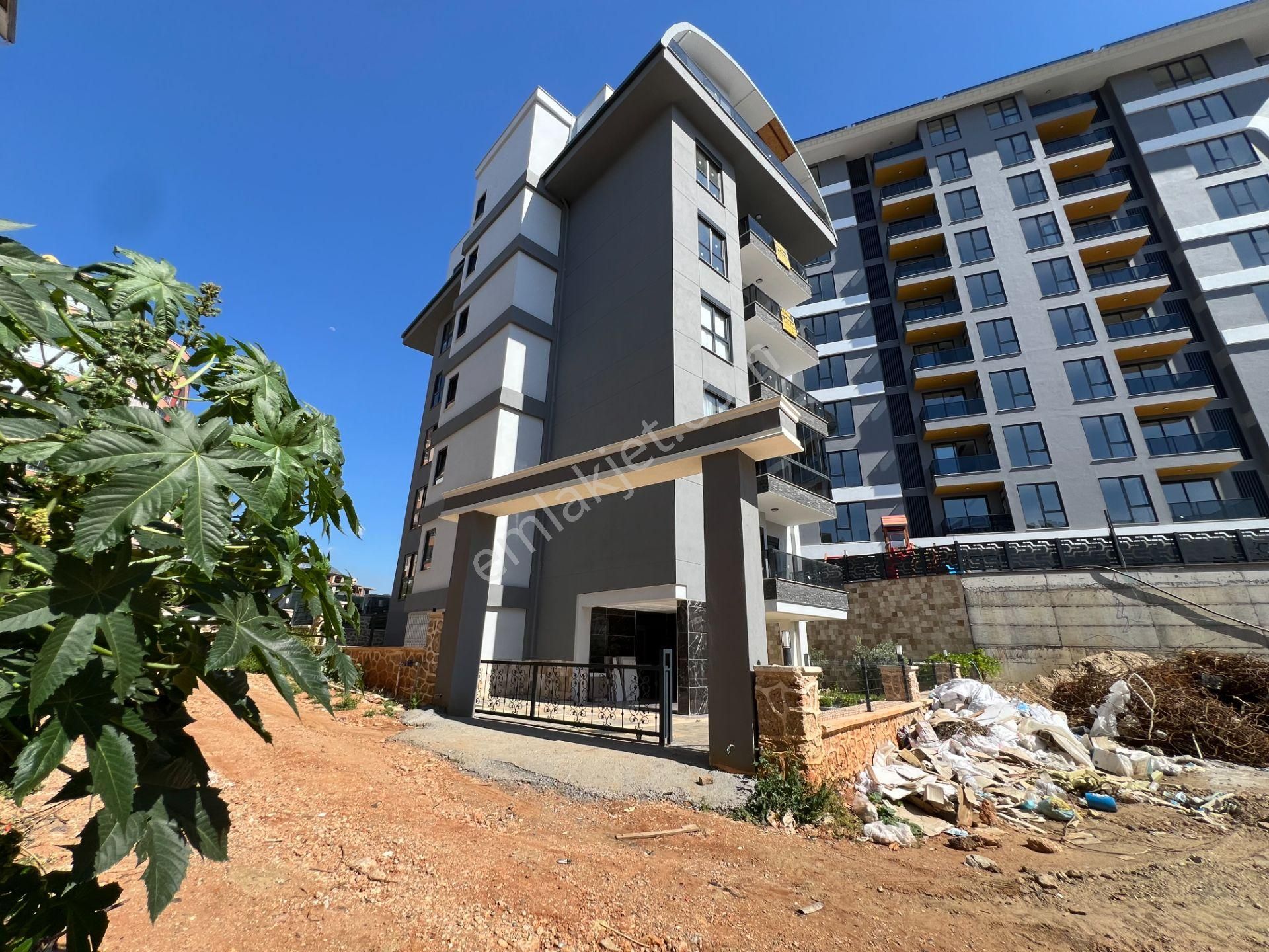 Alanya Tosmurda Satılık 1+1 Site İçi Havuzlu Sıfır Lüks Daire