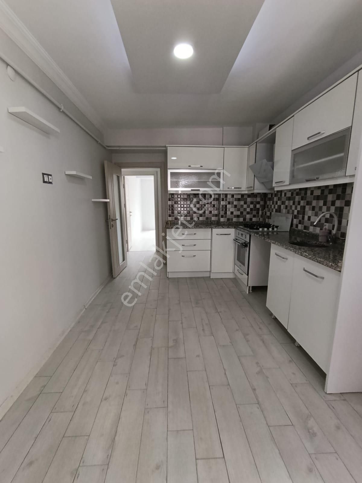 Çamlıca Mahallesinde Satılık 3+1 Daire