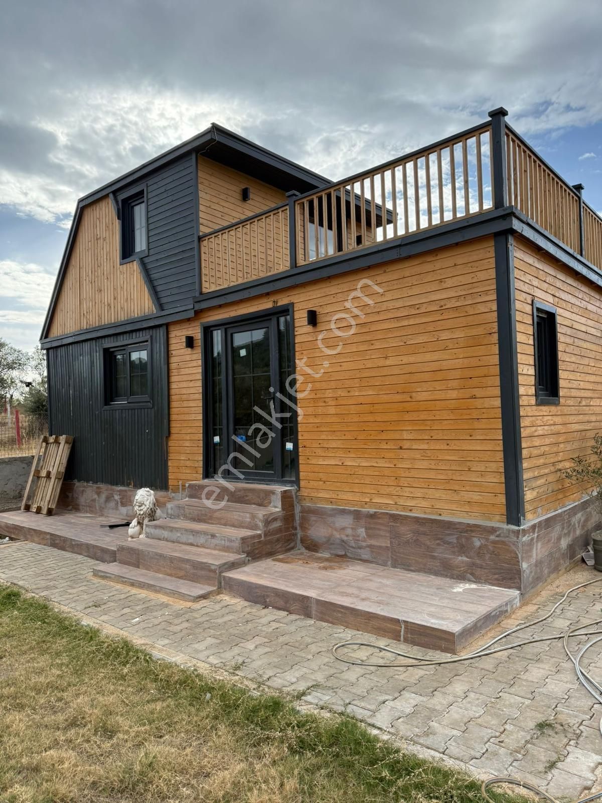 Torbalı Arslanlar 400 M2 70 M2 Bungalovlu Keyifli Bahçe