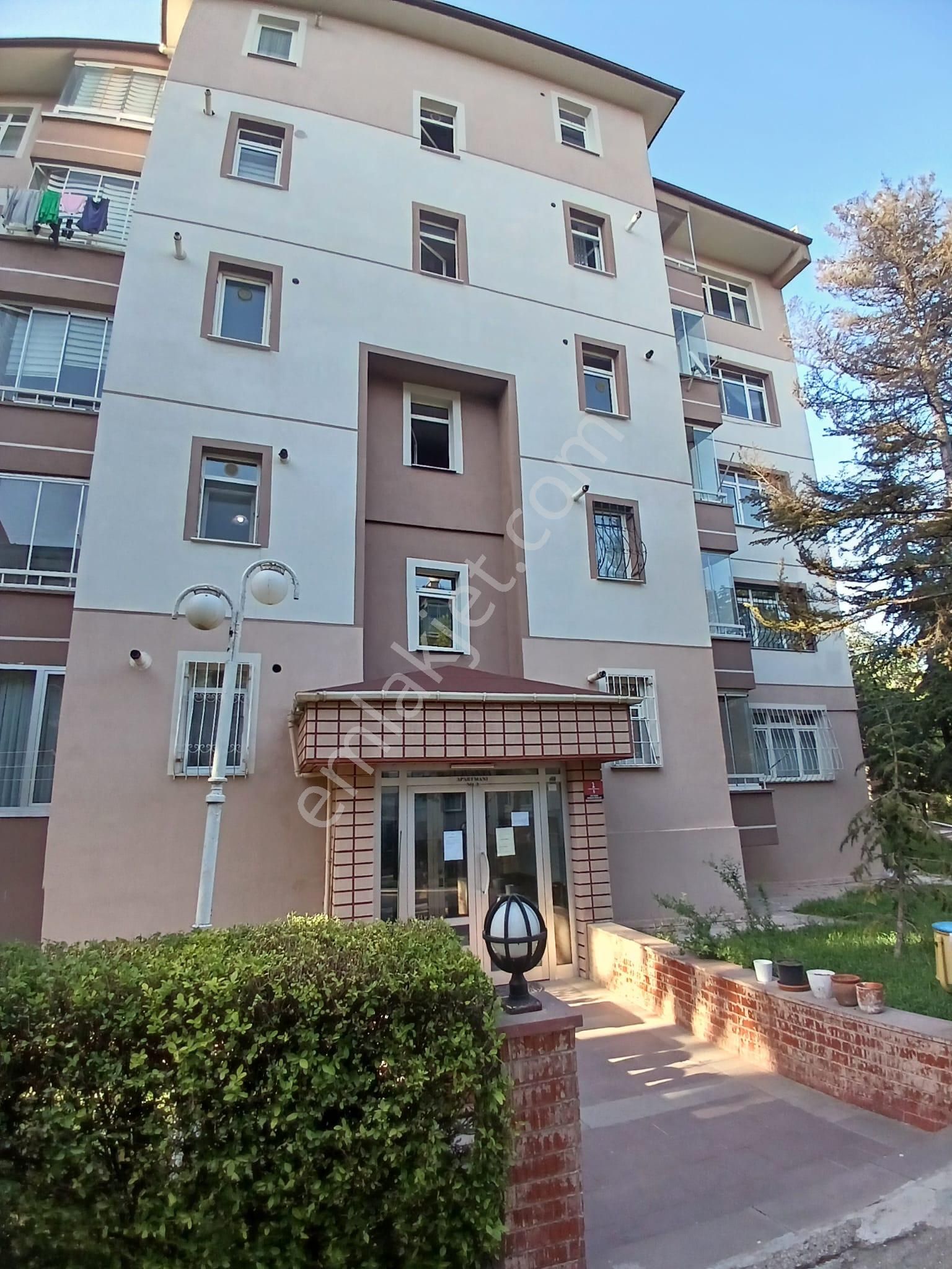 Batıkent Kardelen Mah. Mühendisler Sitesinde Satılık 3+1 Daire