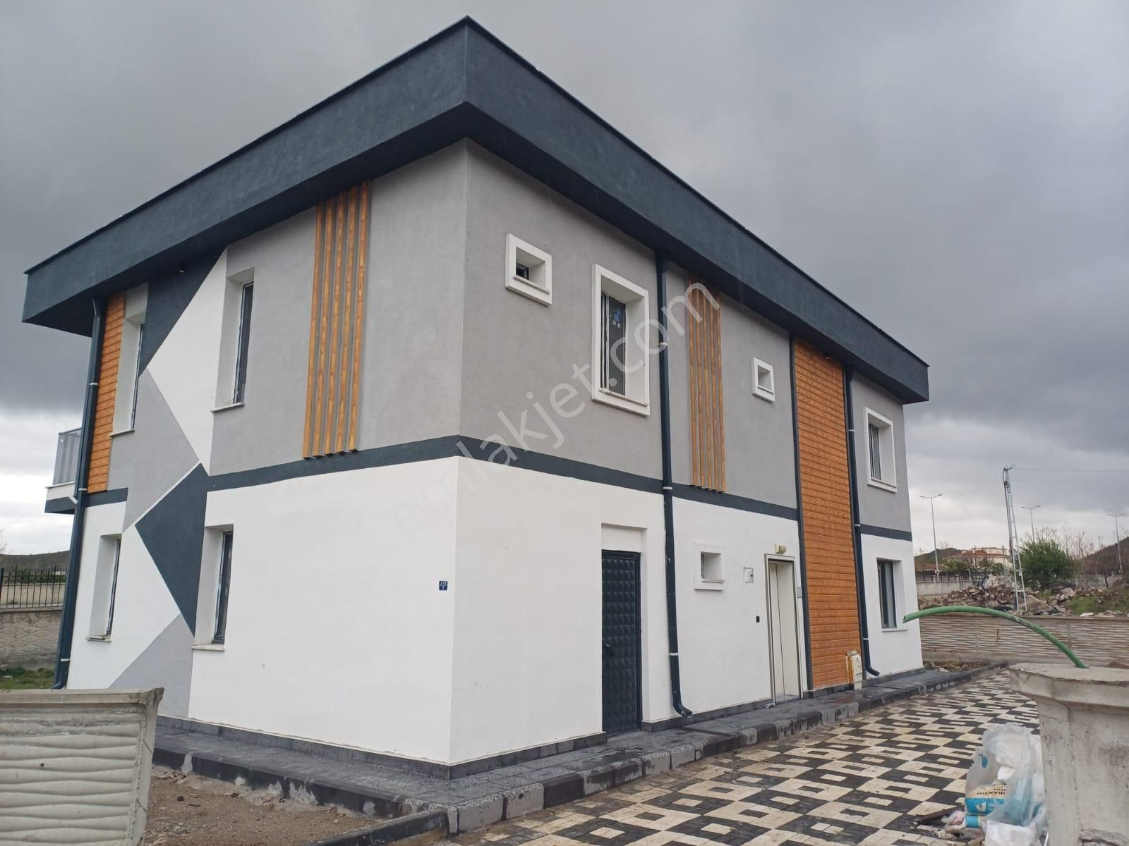 Eğribucak Satılık 5+1 Odalı Villa