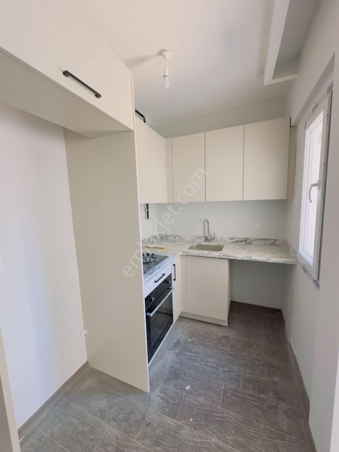 Mavi Bulvar Huzurevleri Yaysat Bayii Civarı 2+1 Kullanılmamış Sitede Satılık Daire