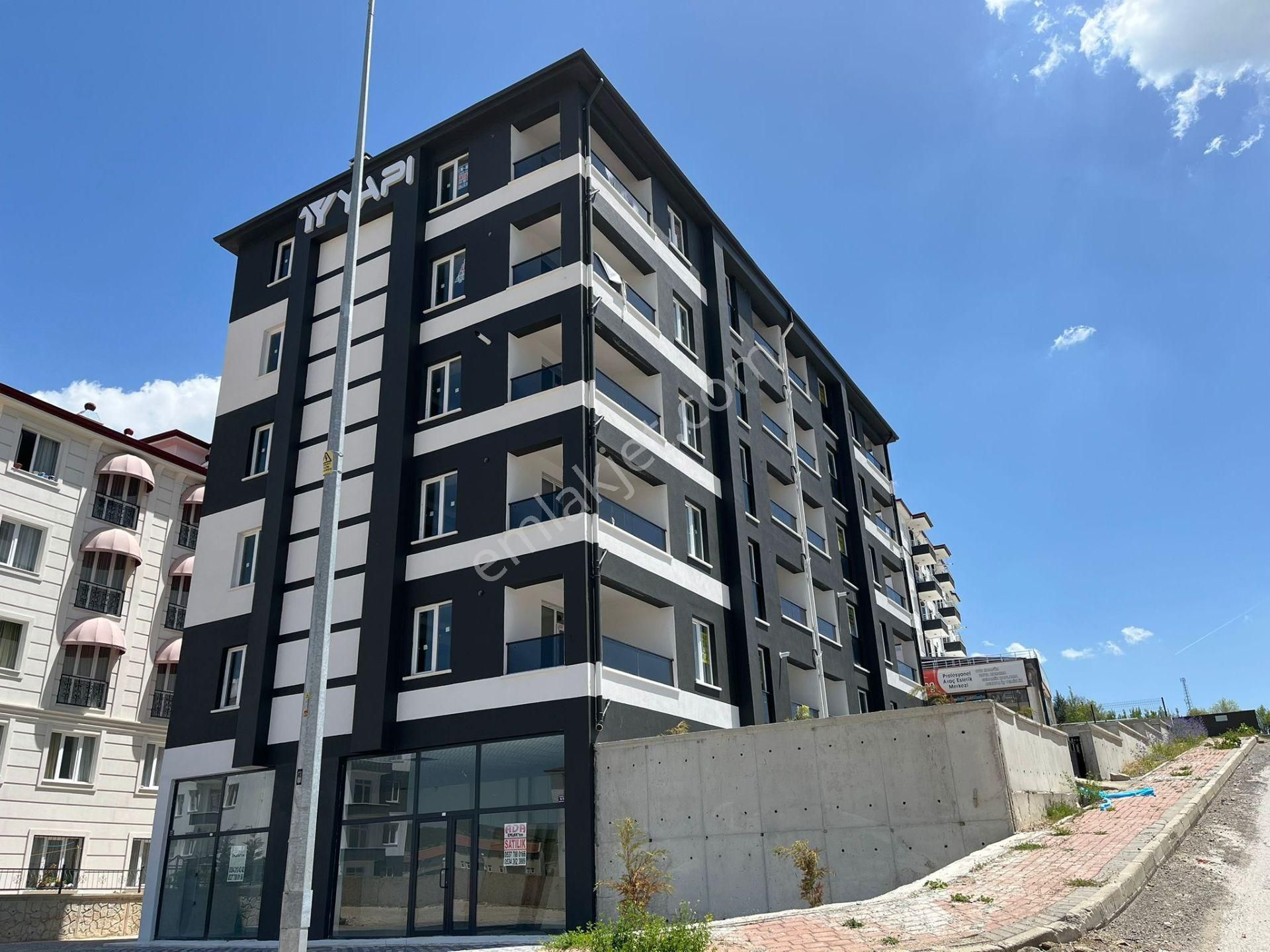 Şehir Hastanesine Yakın Ara Katta 2+1 Satılık Daire**burcu Emlaktan**