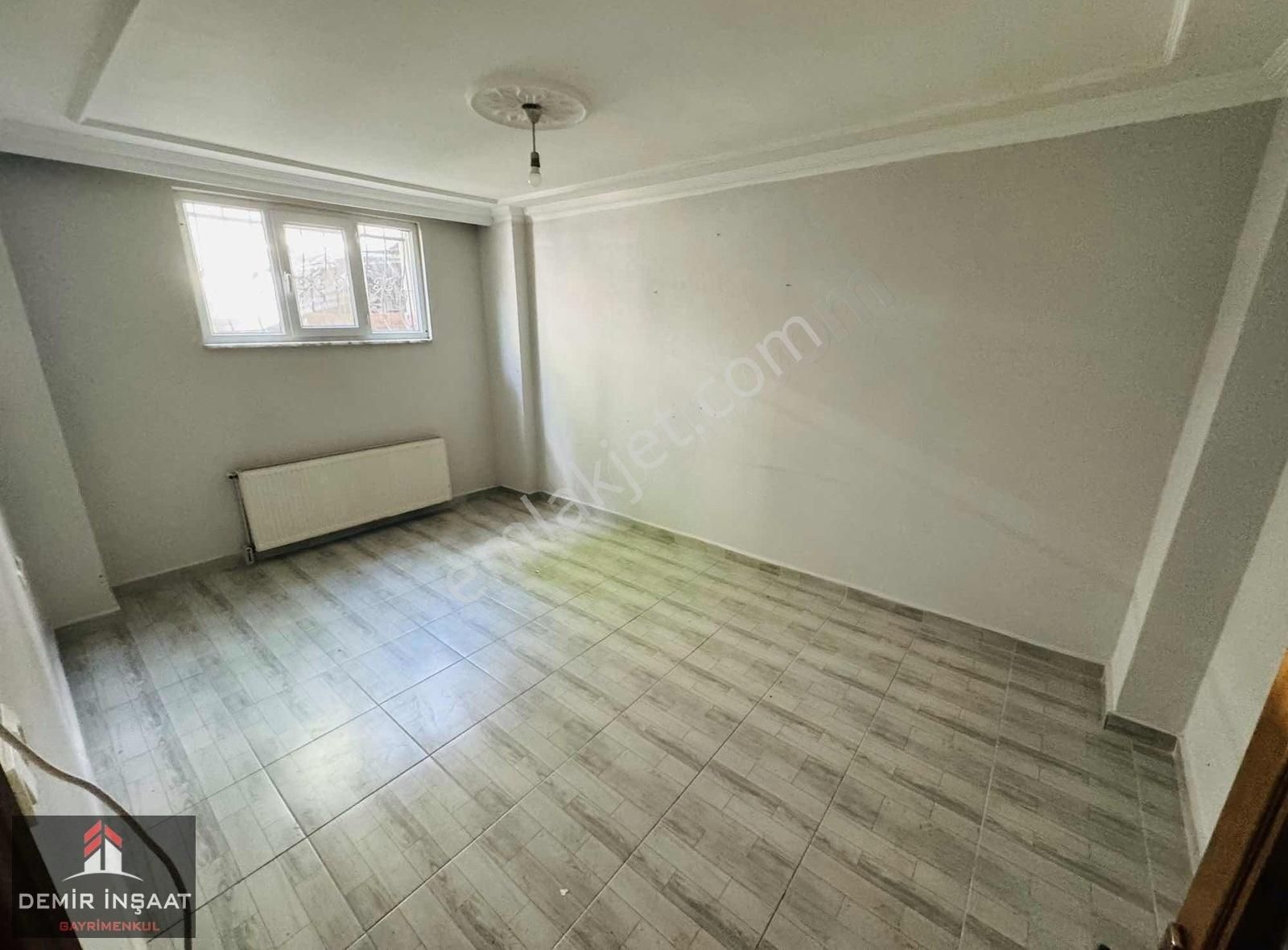 Demir İnşaat Gayrimenkulden 50.yıl Mah 2+1 105m2 Bahçe Kat Daire