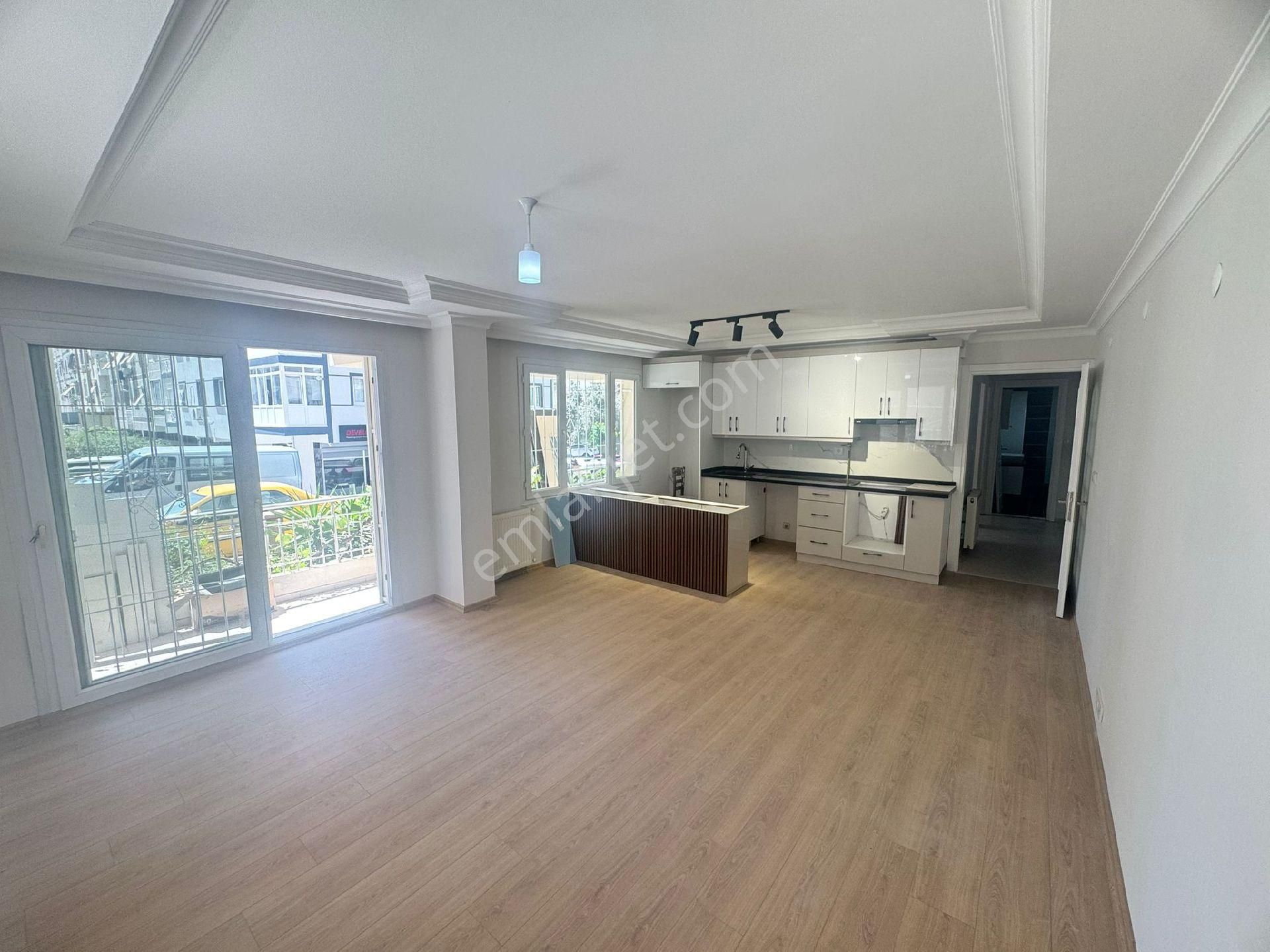 İzmirpark Avm Ykn Cadde Üzeri 3+1 Köşe 120m2 Genç Bina Otoparklı