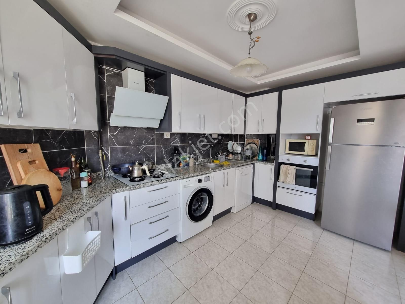 Karınca'dan Mezitli'de Full Eşyalı Site İçi 3+1 Satılık!