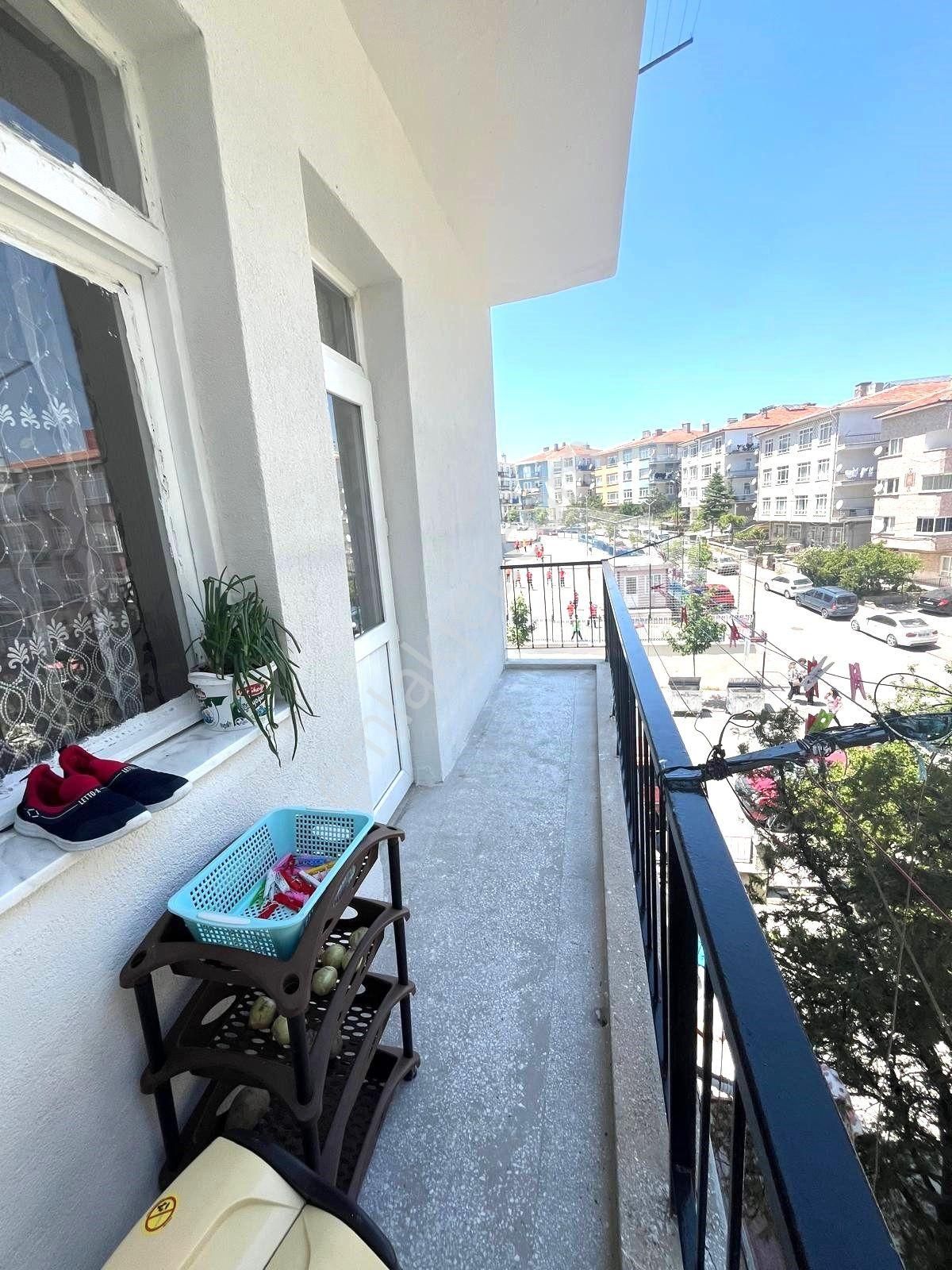 Karargahtepe Mahallesinde Orta Kat Ön Cephe 3+1 Daire