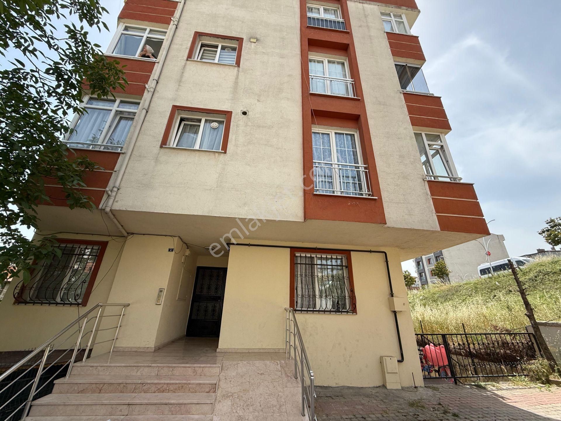 Çayırova Özgürlük Mah İstiklal Cad 2+1 Ters Dubleks Satılık Daire