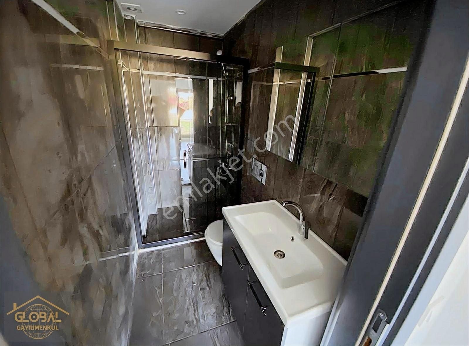 Global'den Geniş Bahçeli Otoparklı Denize Yakın Yazlık - Görsel 15