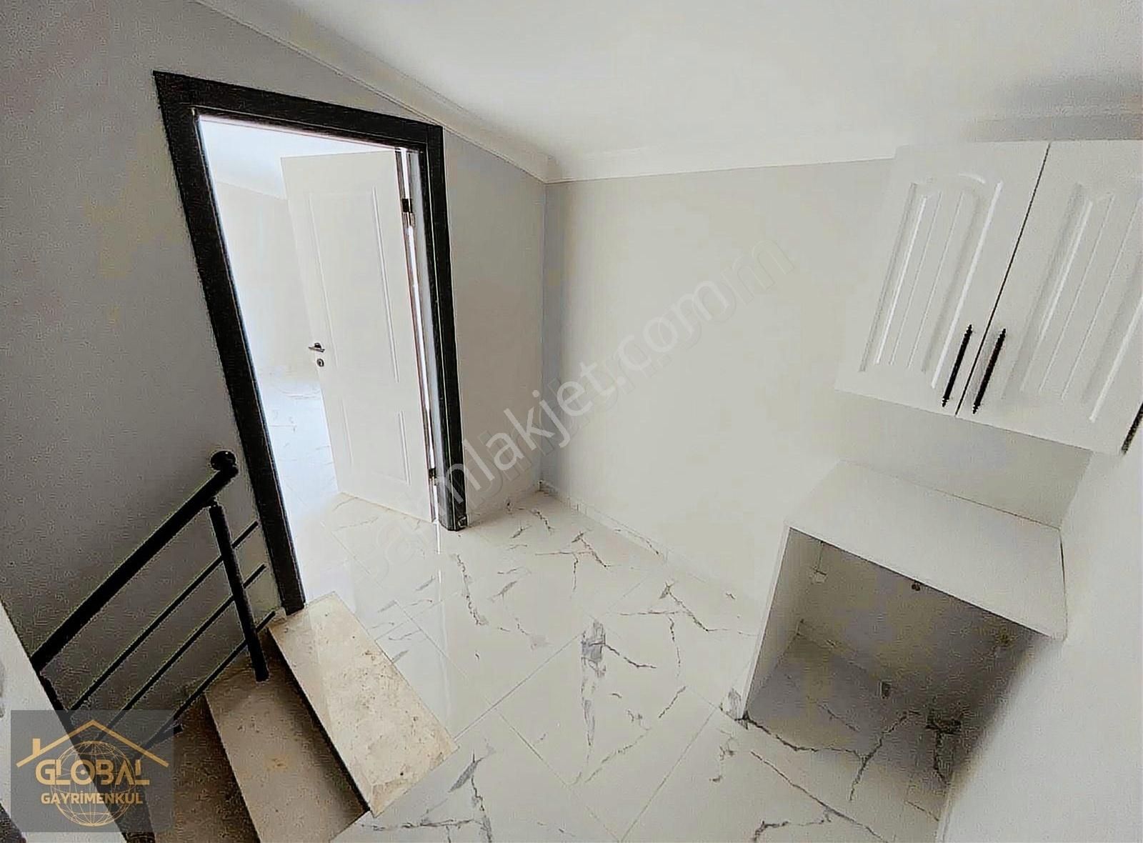 Global'den Geniş Bahçeli Otoparklı Denize Yakın Yazlık - Görsel 18