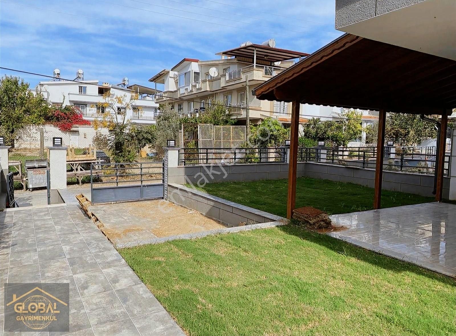 Global'den Geniş Bahçeli Otoparklı Denize Yakın Yazlık - Görsel 20