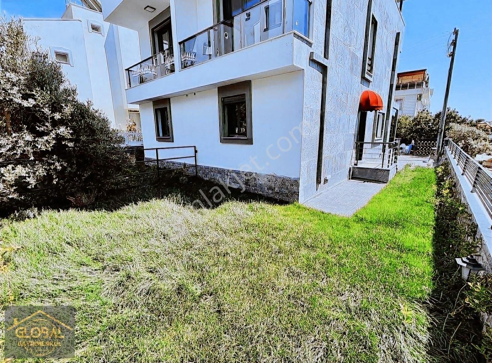 Global'den Kış Bahçeli Denize 3dk 3+1 Villa