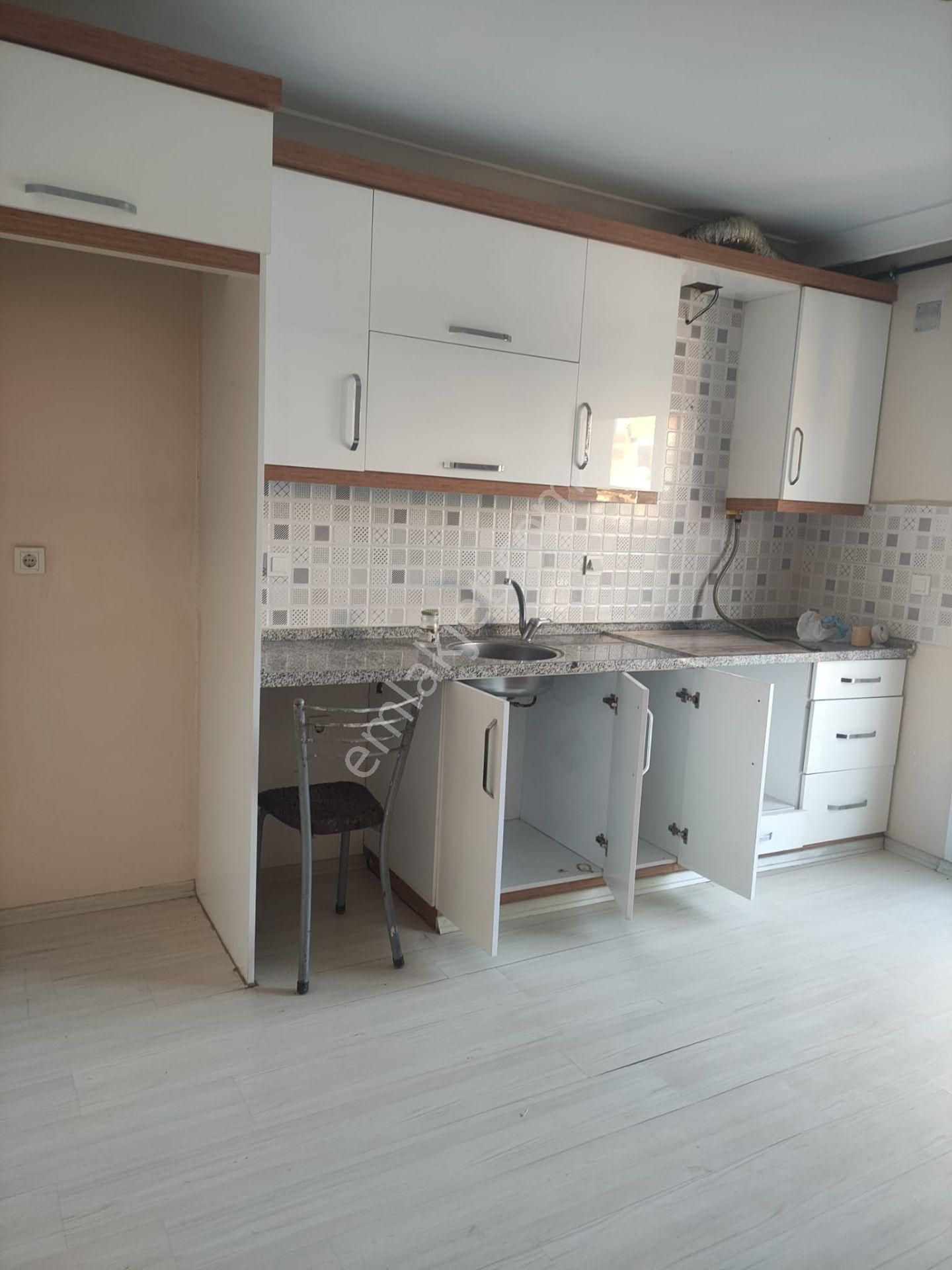 Turgutlu Satılık Selvilitepe Mah 90m2 2+1 Oda 4. Son Kat Doğalgazlı 5 Yıllık Daire