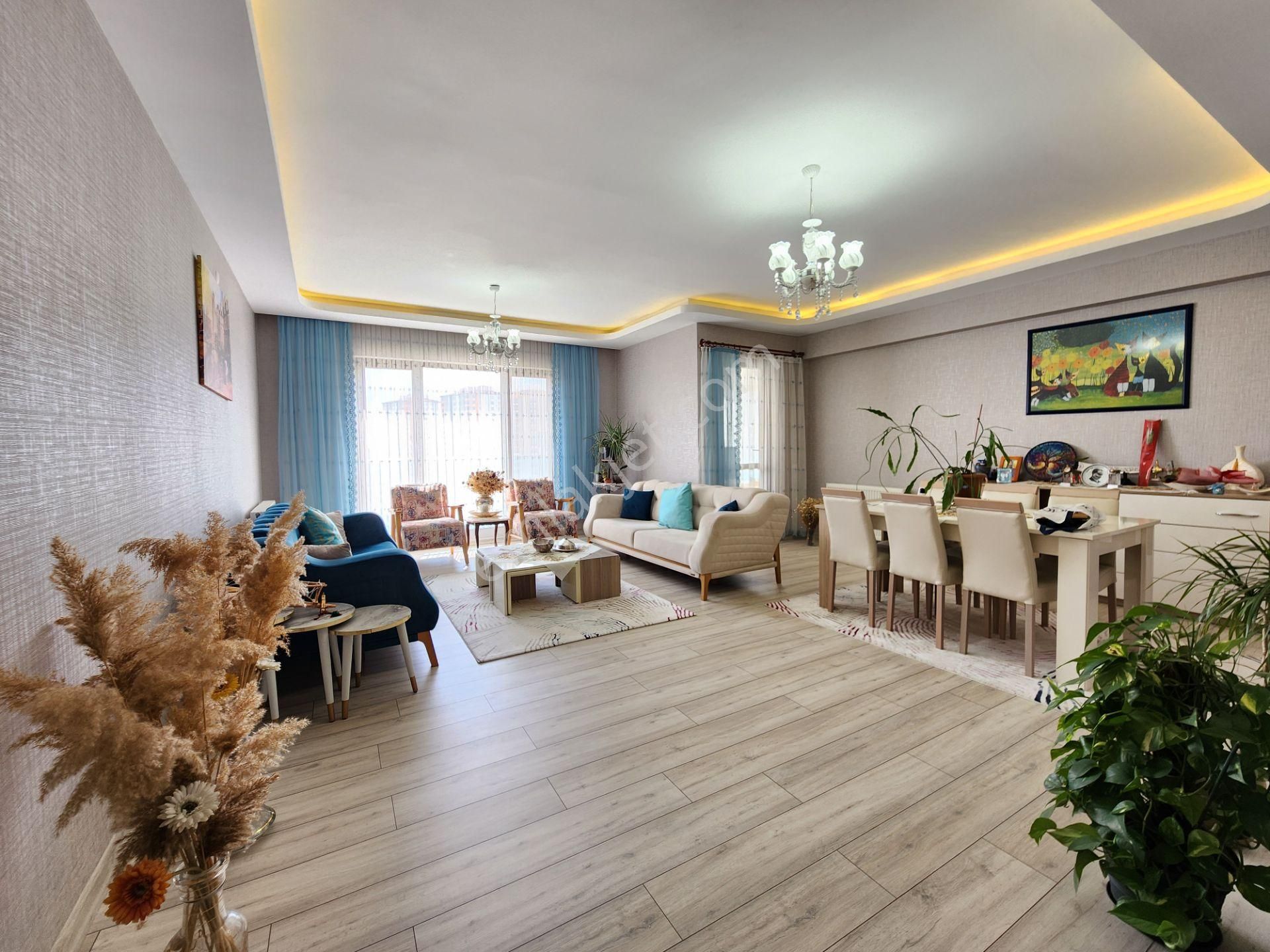 Göksu Park Ve Göl Manzaralı, Teraslı Lüks 5+1 Dubleks Fırsatı!