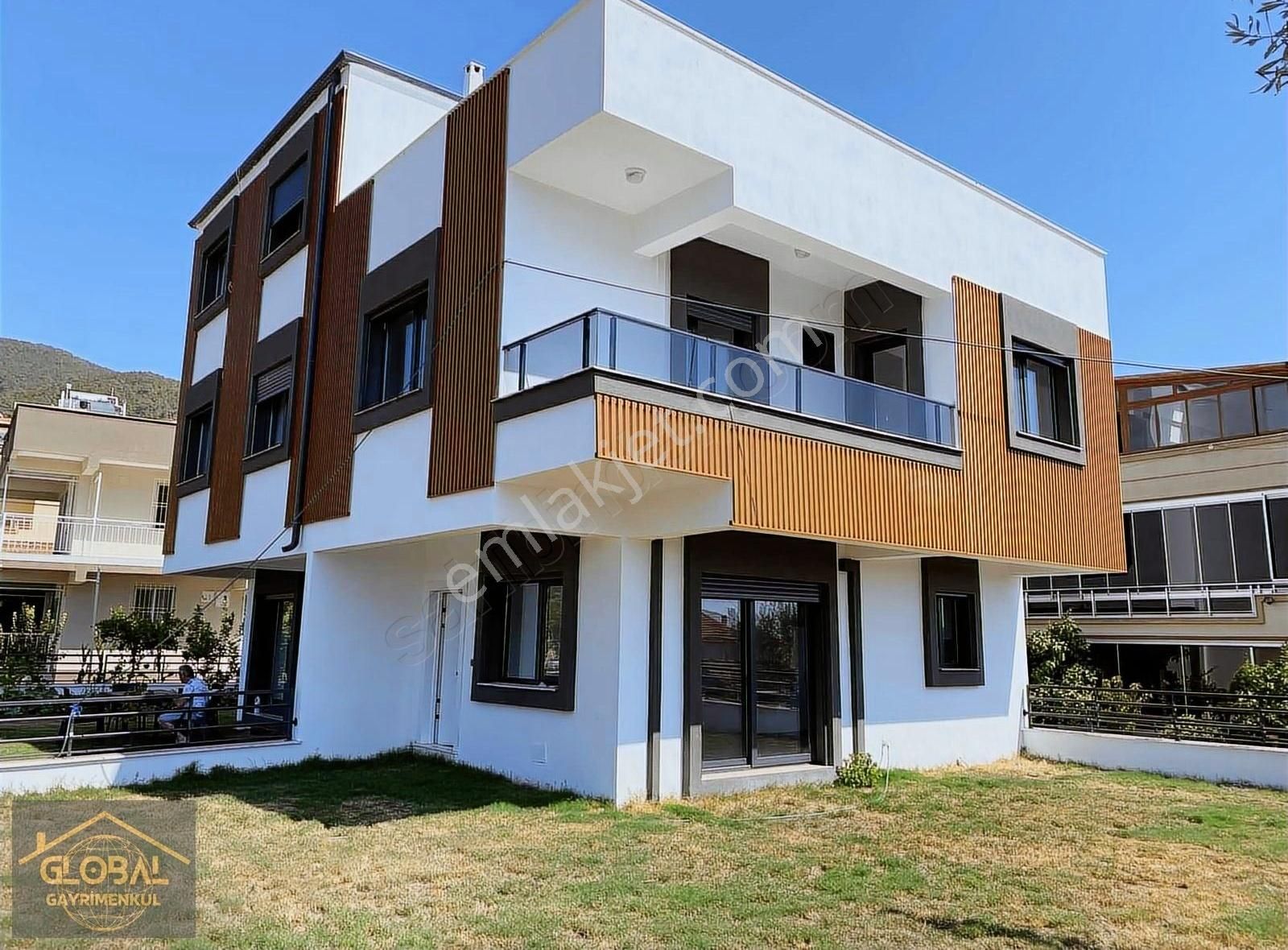 Global Gayrimenkul Den Geniş Bahçeli Denize Yakın Villa - Görsel 9