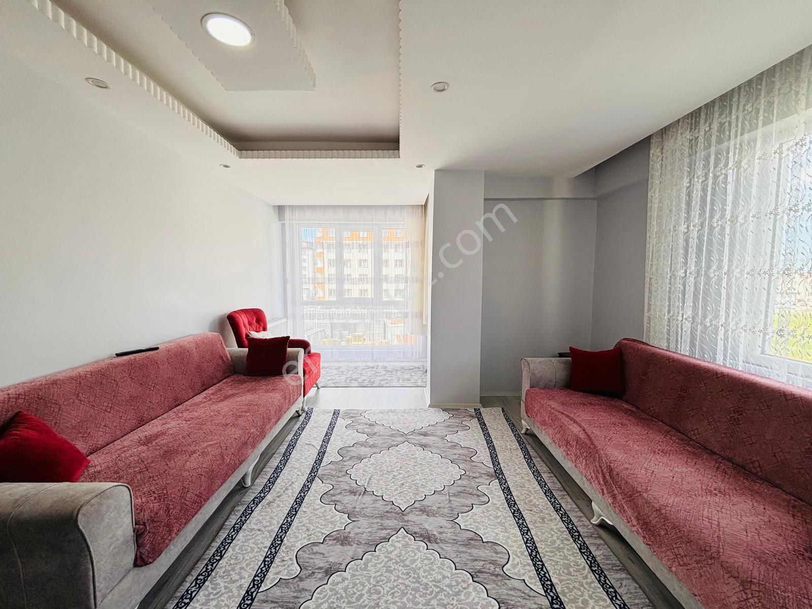 Güvenden Çerkezköyde Ara Kat Merkezi Konumda 3+1 Satılık Daire