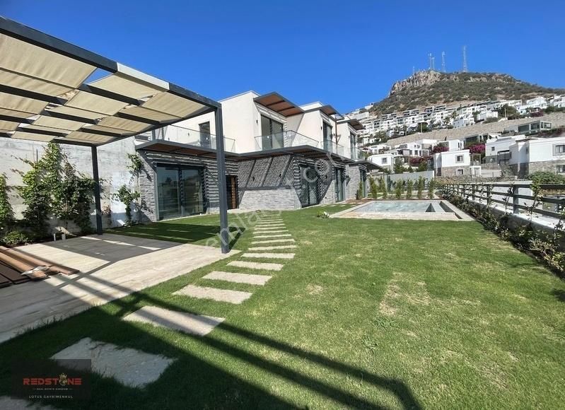 Gündoğan Deniz Manzaralı,havuzlu Bahçeli Satılık 4+1
