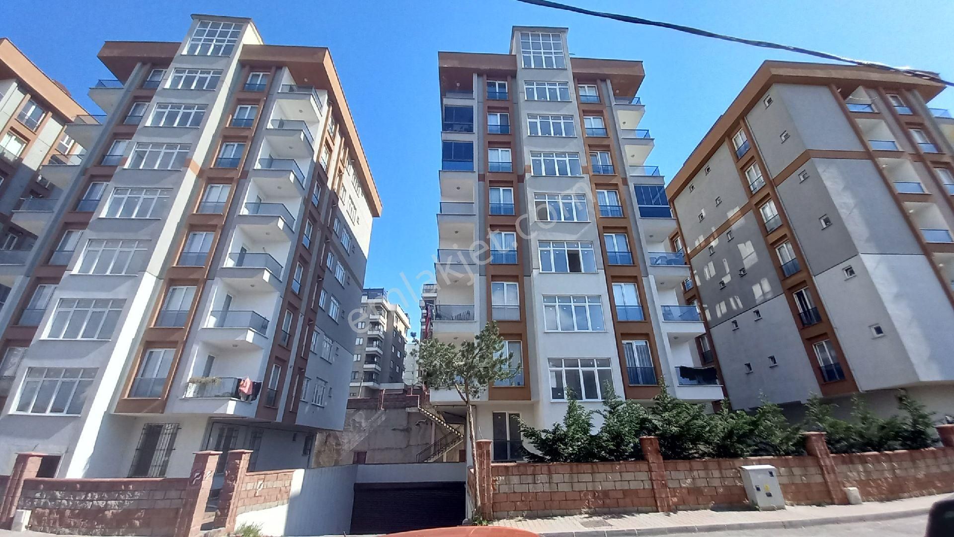 Sultanbeyli Viaport Avm'ye Yakın, Fırsat 1+1 Boş Satılık Daire