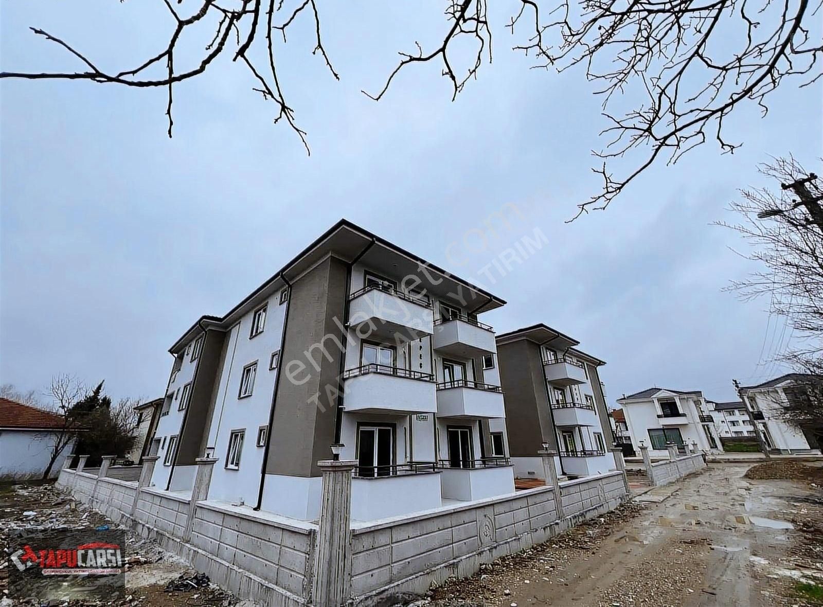 Tapuçarşı'dan Akyazı Merkez'de 2+1 74m2 Arakat Sıfır Hazır Daire