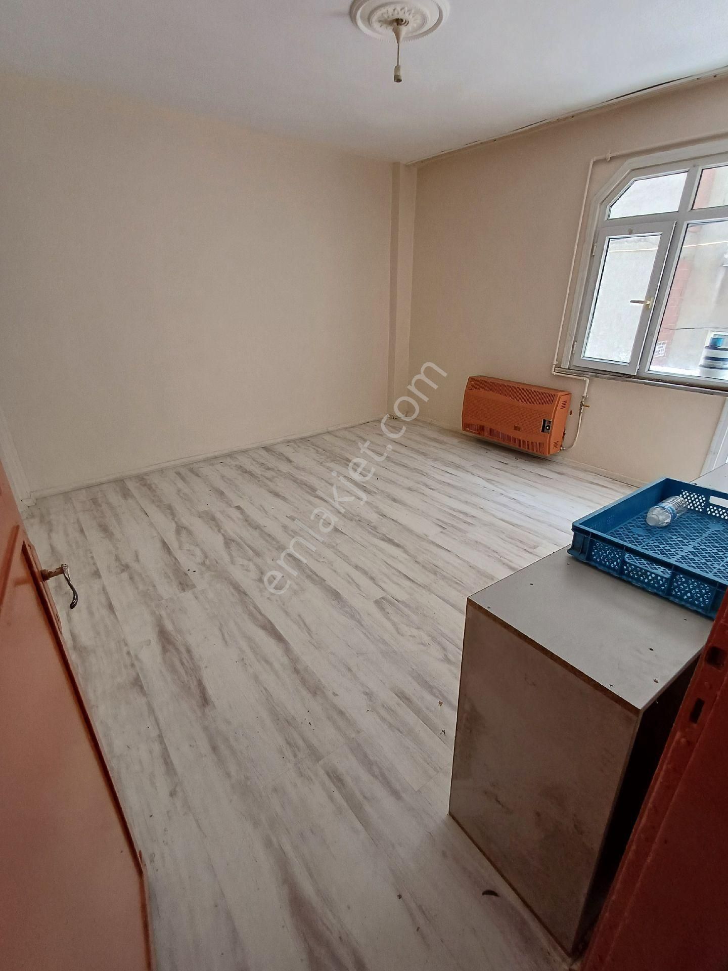 Esenler Oruçreis Tepe Meydana Yakın 3+1 Kiralık 1.kat