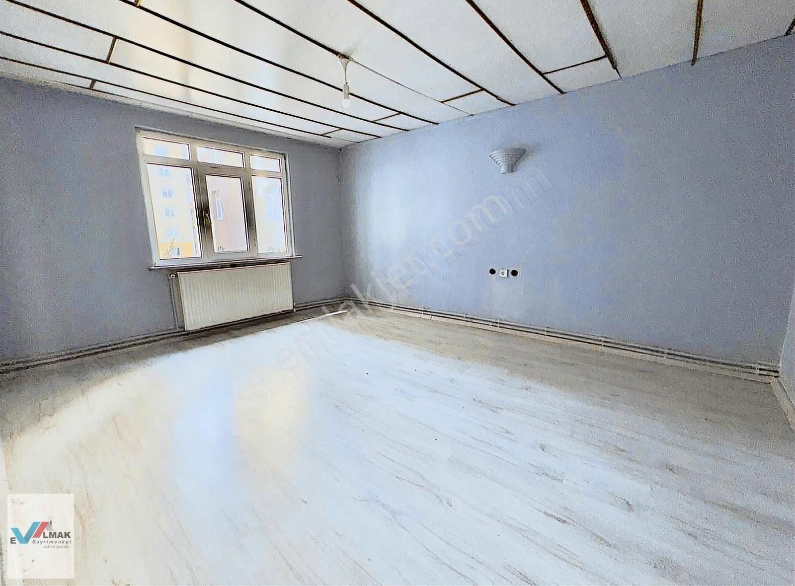 Evalmak'ta İnönü Mah.de 2+1 90m2 Teraslı Geniş Çatı Katı Daire