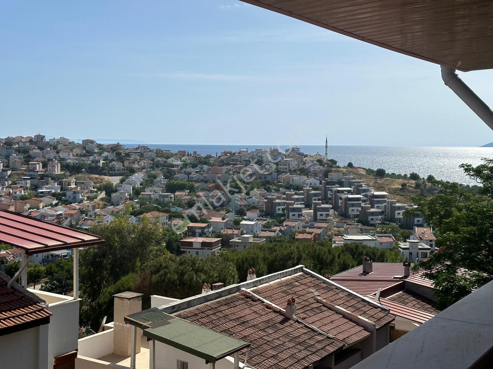 Seferihisarda Kiralık Villa Deniz Manzaralı Müstakil Bahçeli Şık