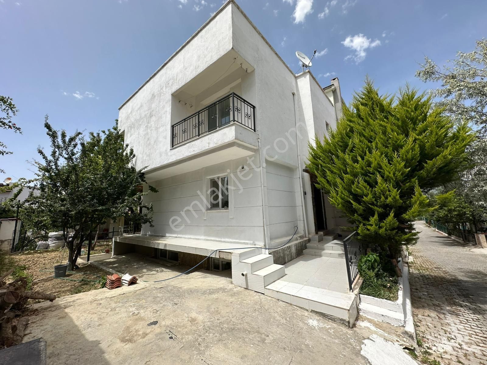 Kuşadası Soğucak Bölgesi’nde 3+1 Villa