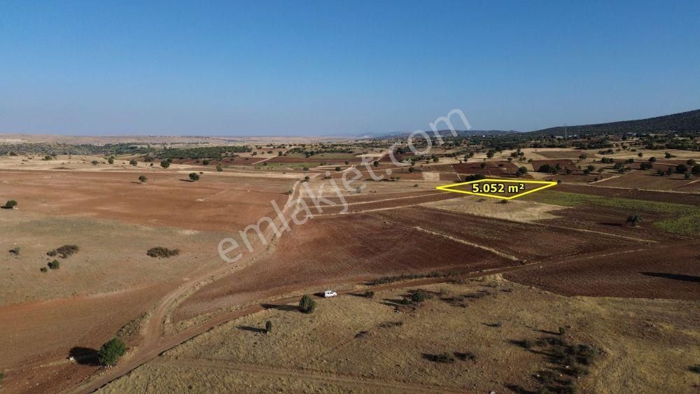 Akören Tülce De 5.052 M2 Müstakil Tapulu Tarla