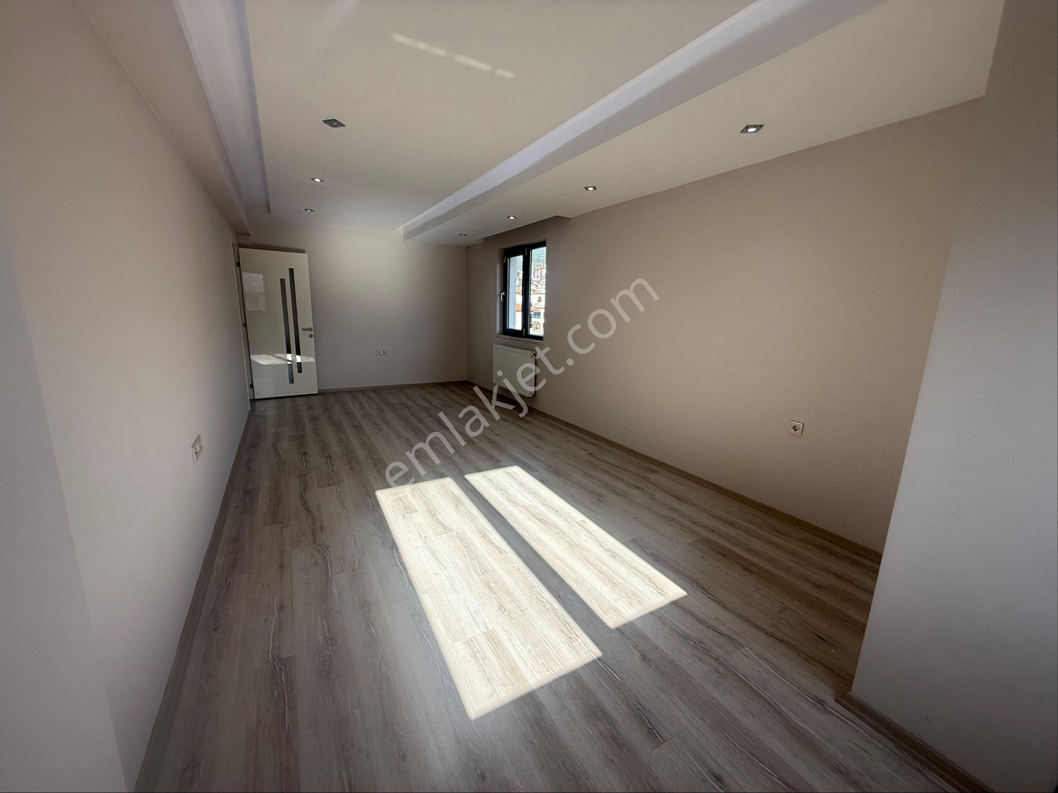 Bağbaşı'nda 170 M2 2+1 Dubleks Geniş Ferah Daire - Görsel 13