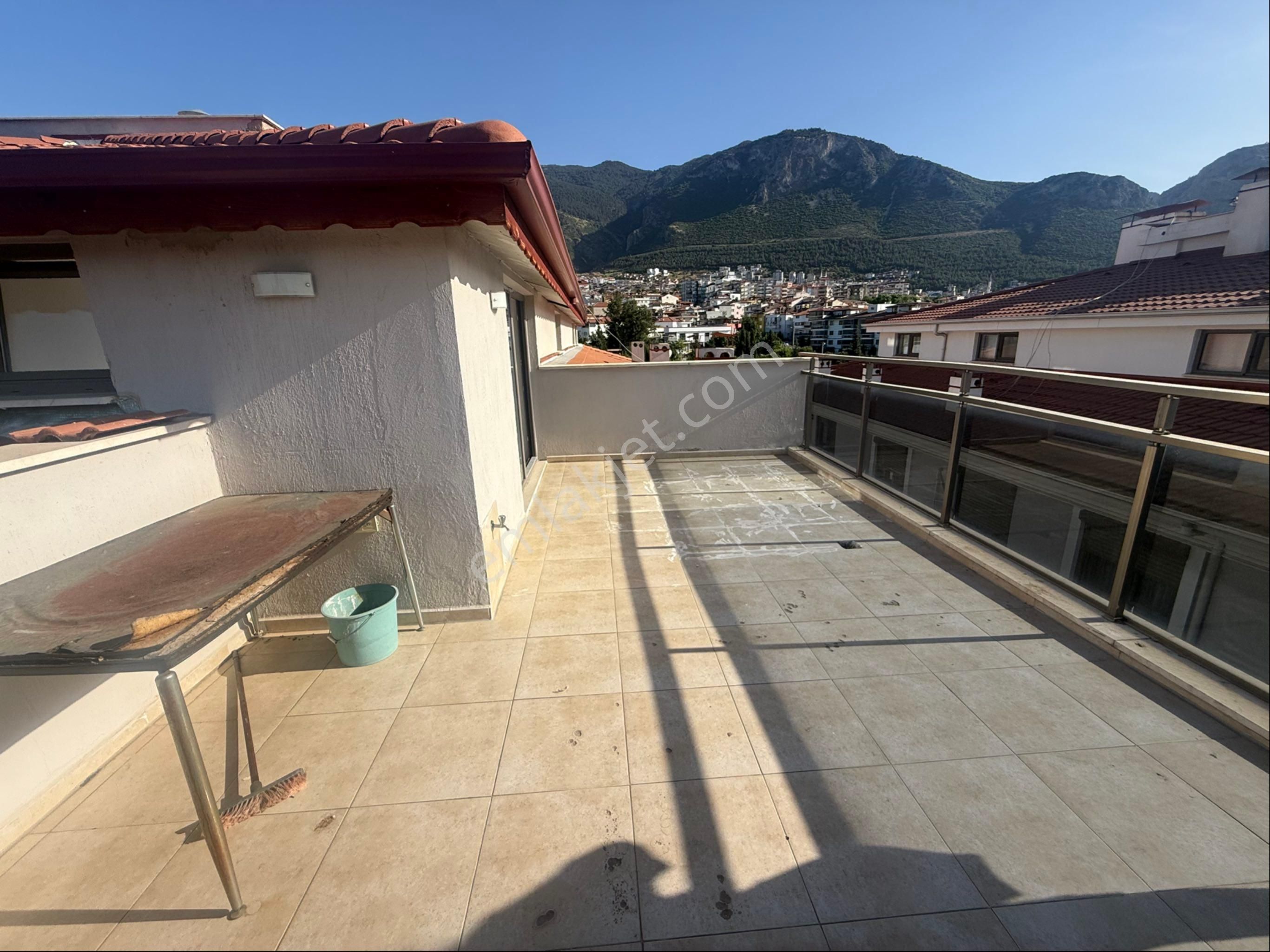 Bağbaşı'nda 170 M2 2+1 Dubleks Geniş Ferah Daire - Görsel 33