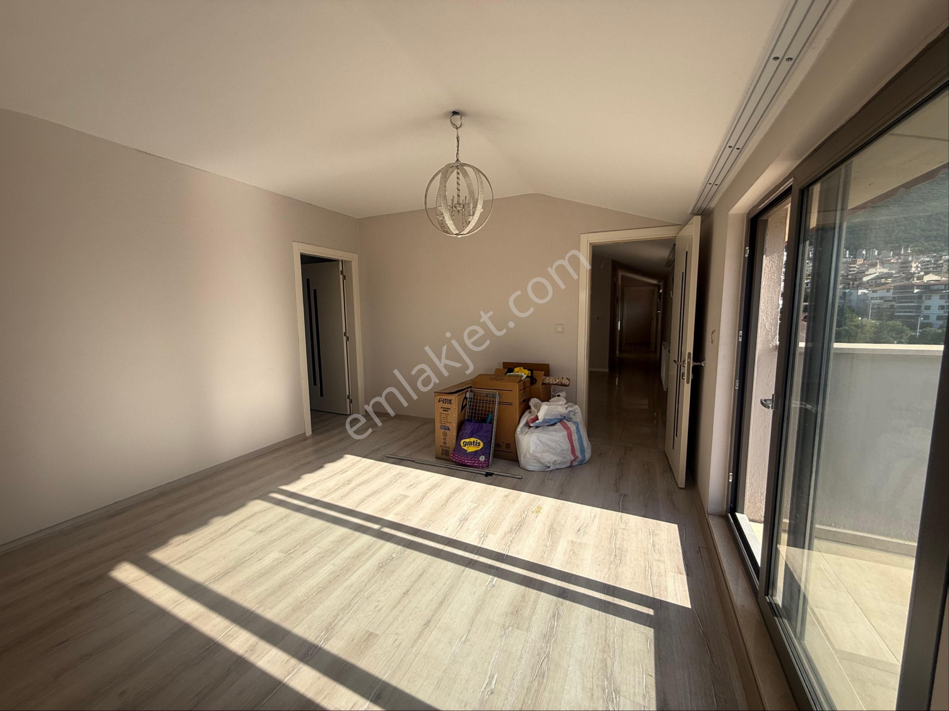 Bağbaşı'nda 170 M2 2+1 Dubleks Geniş Ferah Daire - Görsel 26