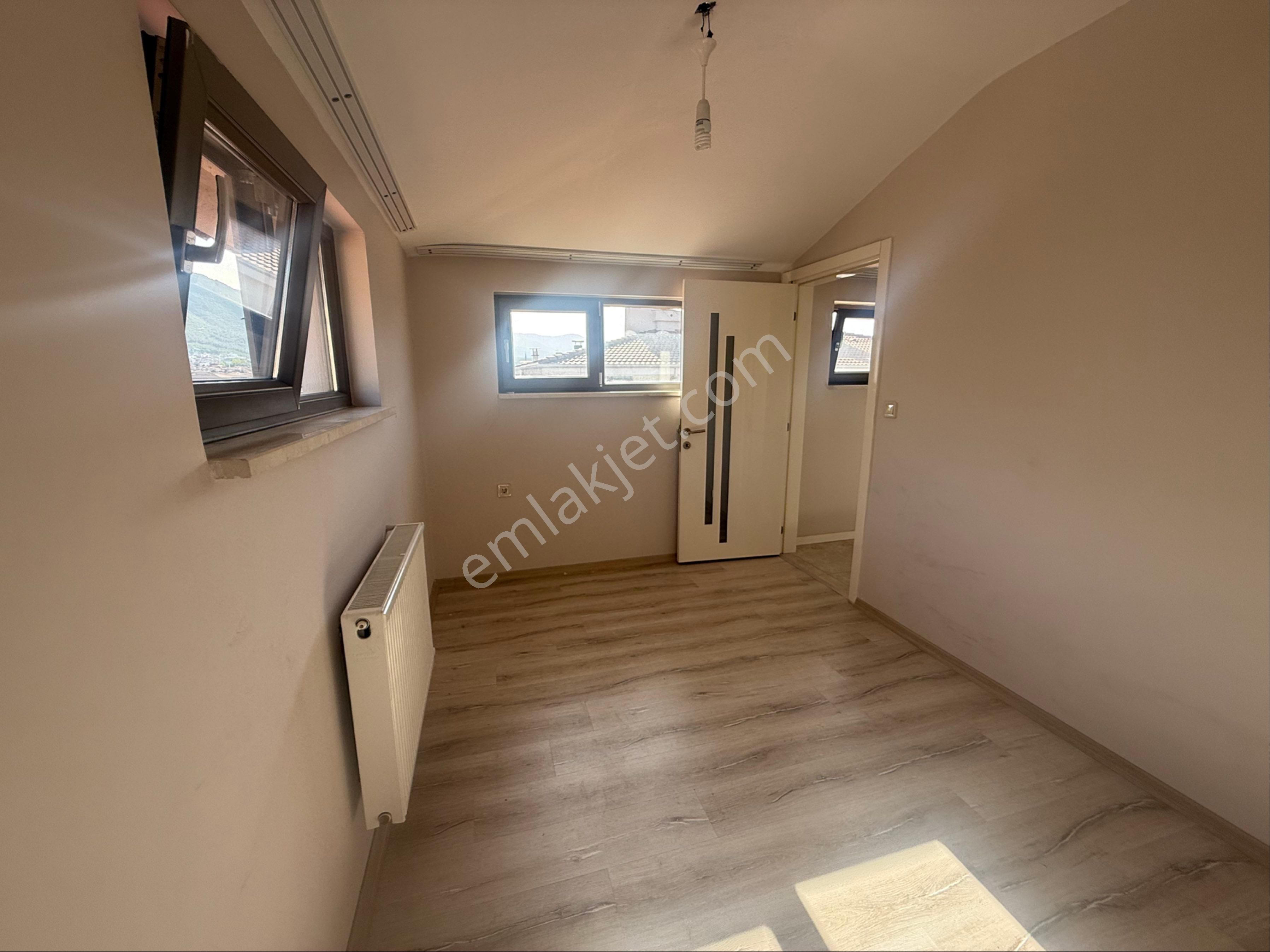 Bağbaşı'nda 170 M2 2+1 Dubleks Geniş Ferah Daire - Görsel 18