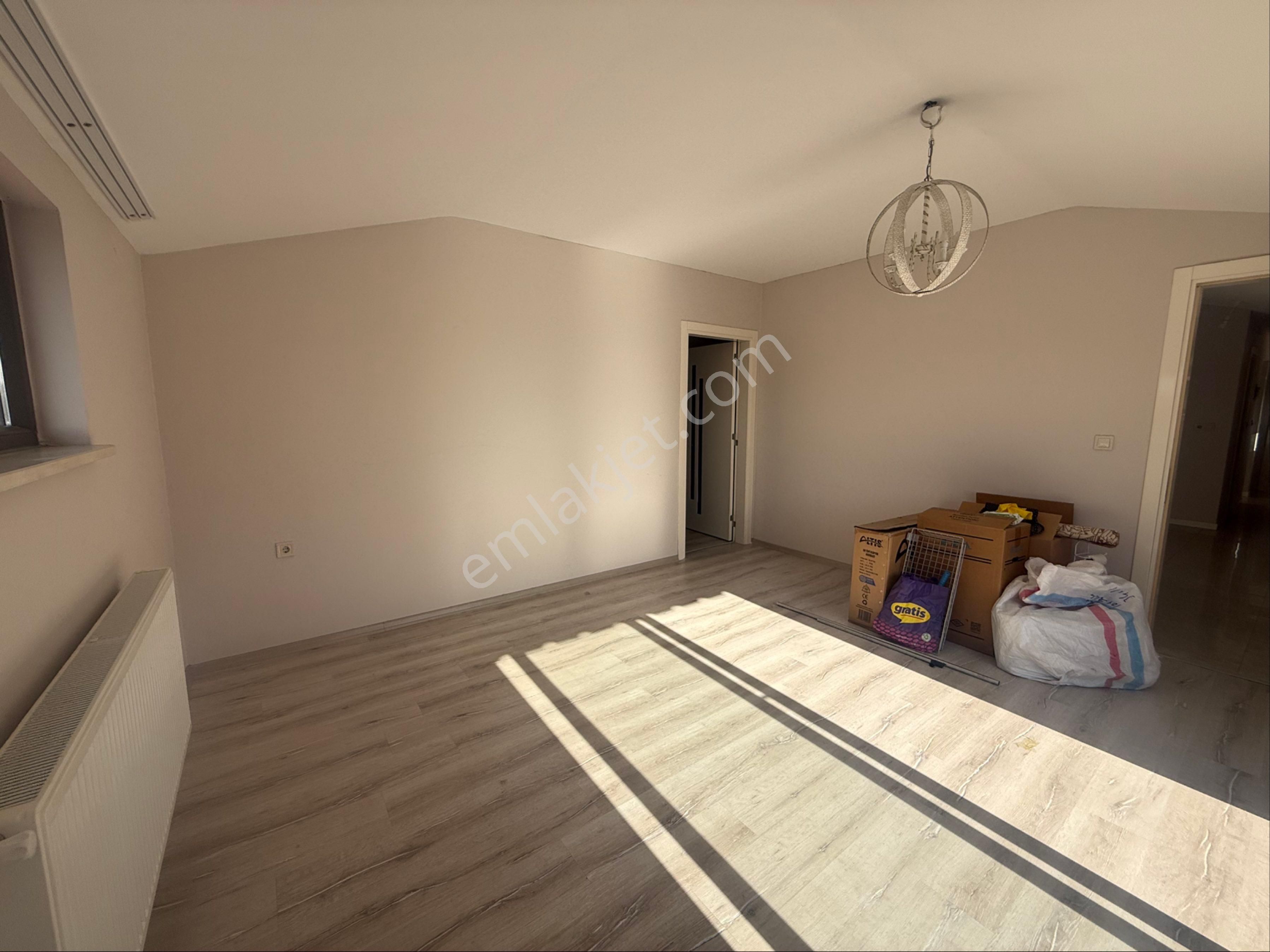 Bağbaşı'nda 170 M2 2+1 Dubleks Geniş Ferah Daire - Görsel 25