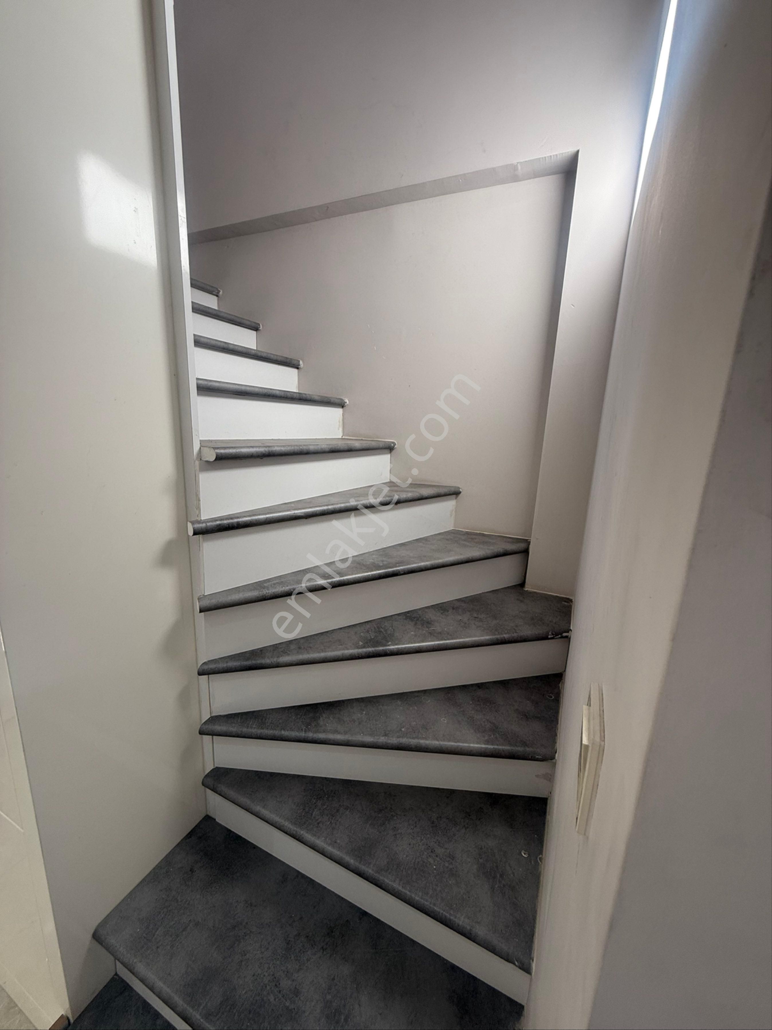 Bağbaşı'nda 170 M2 2+1 Dubleks Geniş Ferah Daire - Görsel 9