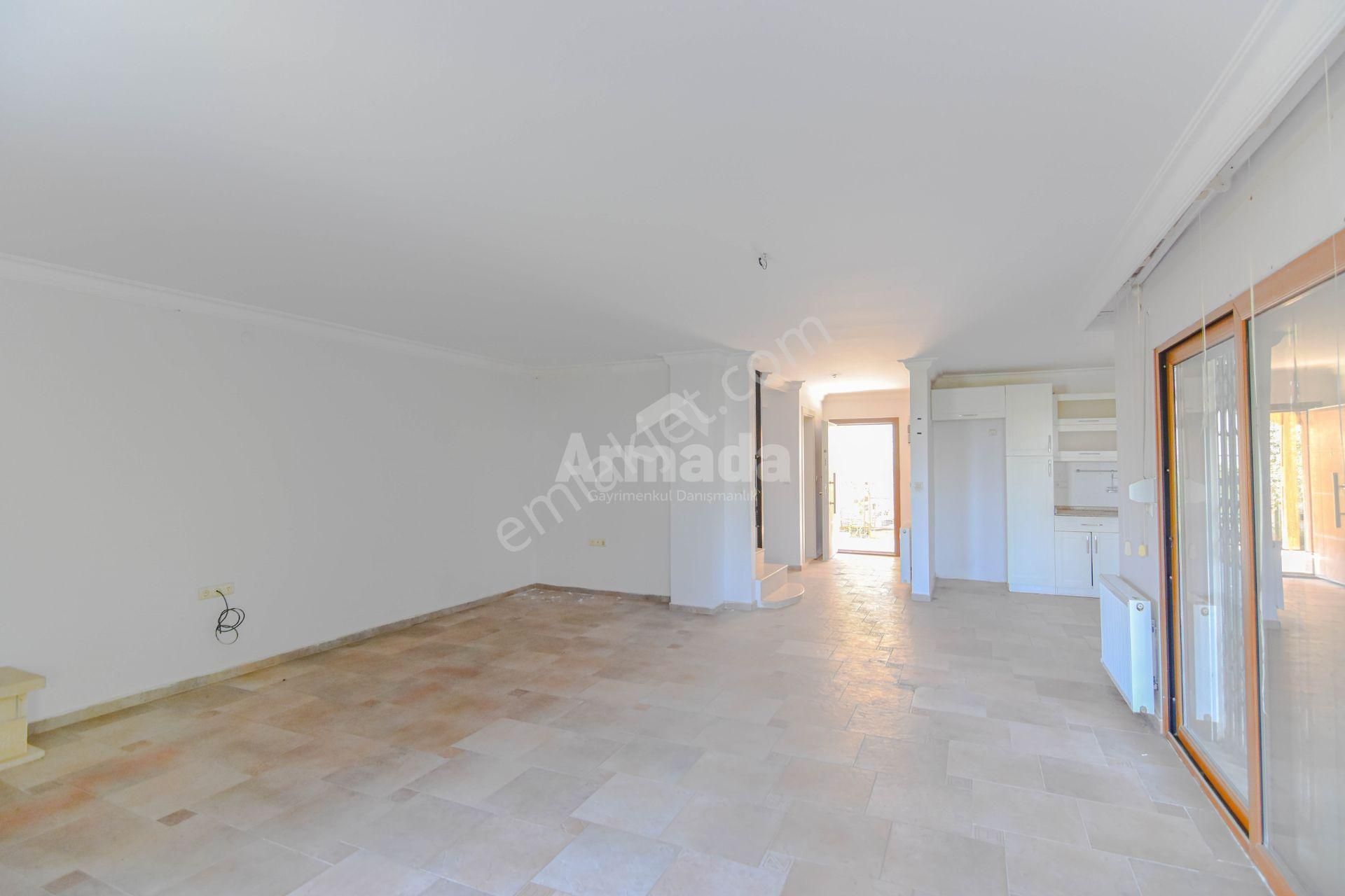 Kuşadası Soğucak Şahinköy Villaları'nda 4+2 Satılık Villa