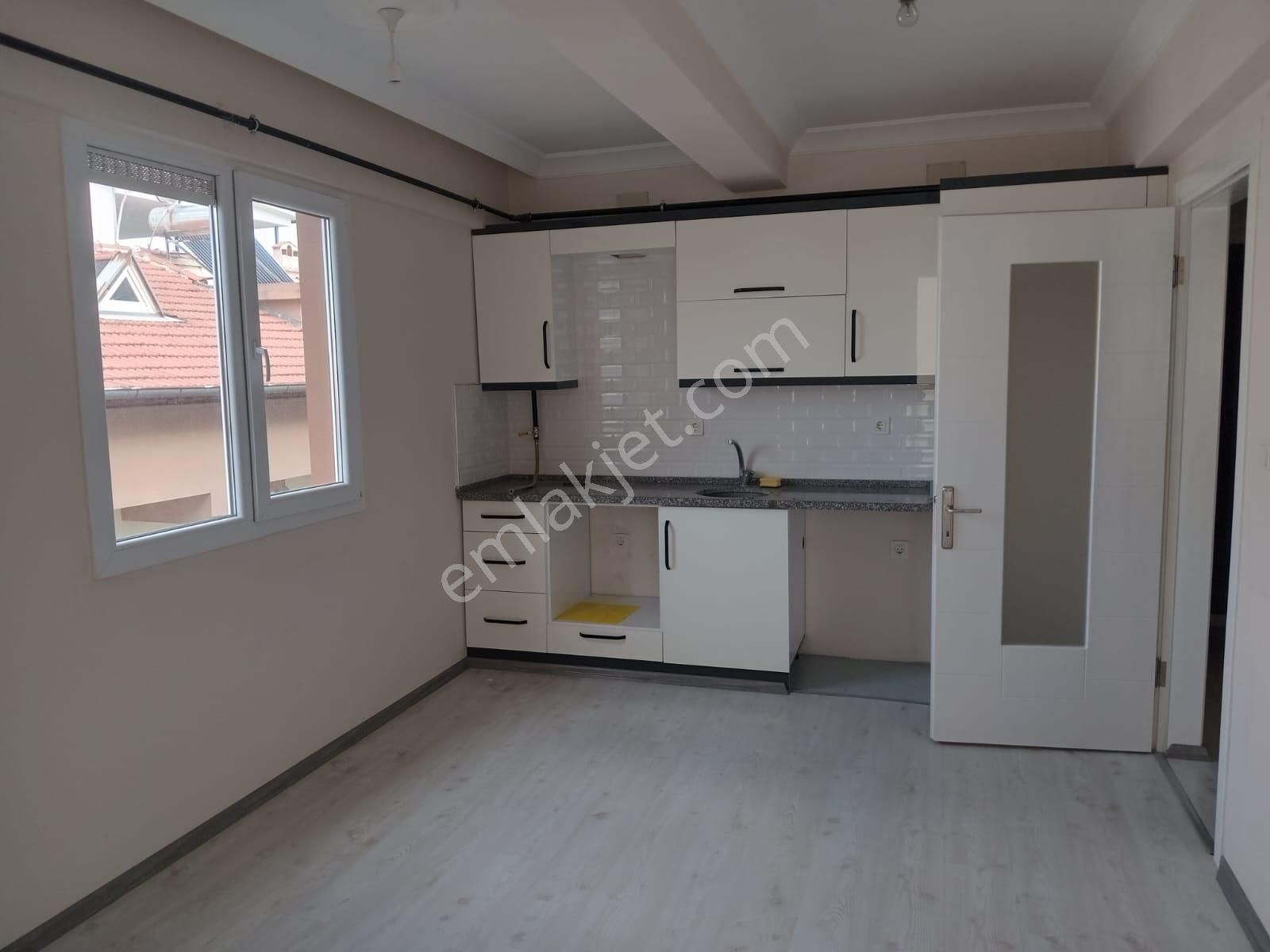 Hürriyet Mah. 1+1 Kiralık Daire (emin'den)
