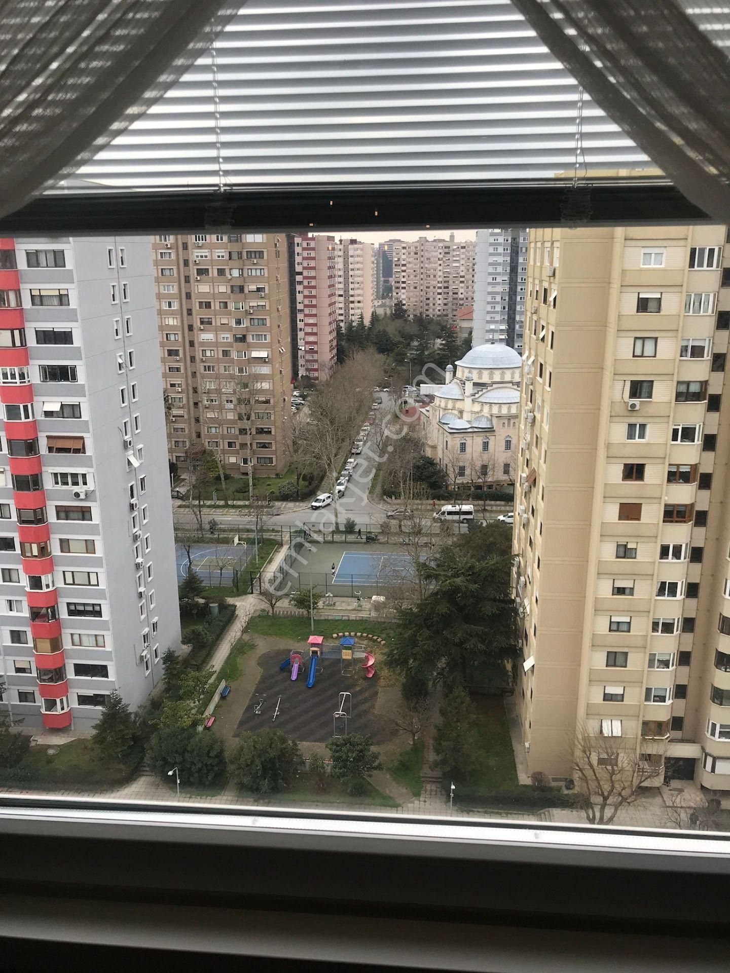 Ataköy 9-10.kısımda Özel Tasarım Tadilatlı 3+1 125m2 Satılık