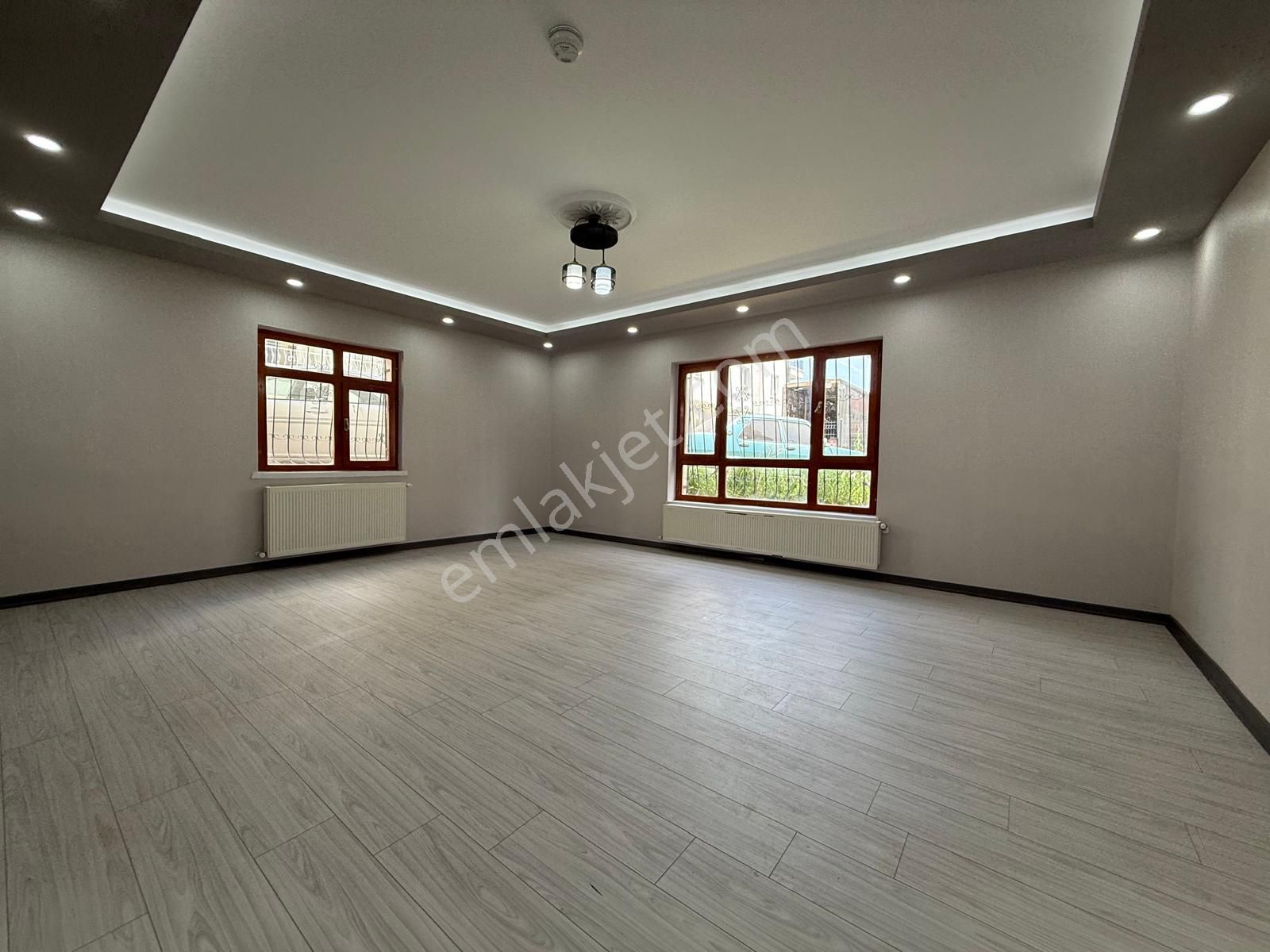 Keçiörende 4+1 Full Yapılı Masrafsız Daire Cadde Üzerinde Ebeveyn Banyolu