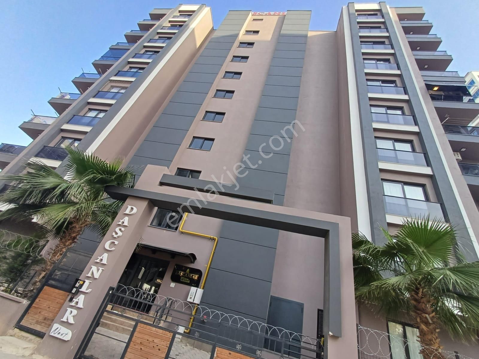 Bozes 'den Tece Merkezde Sıfır 2+1 Denize 50 Mt Havuz Ve Sosyal Alanlı Tek Blok Site İçi