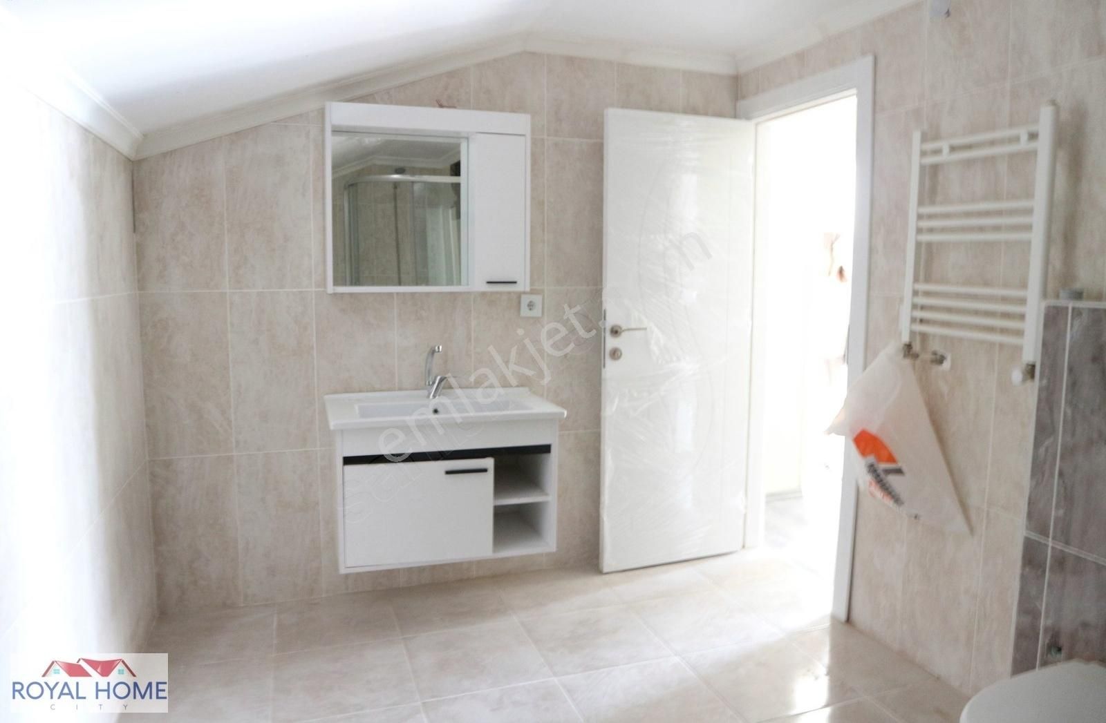 Halitpaşa'da 5+1 Deniz Manzaralı Havuzlu Teraslı Daire - Görsel 3