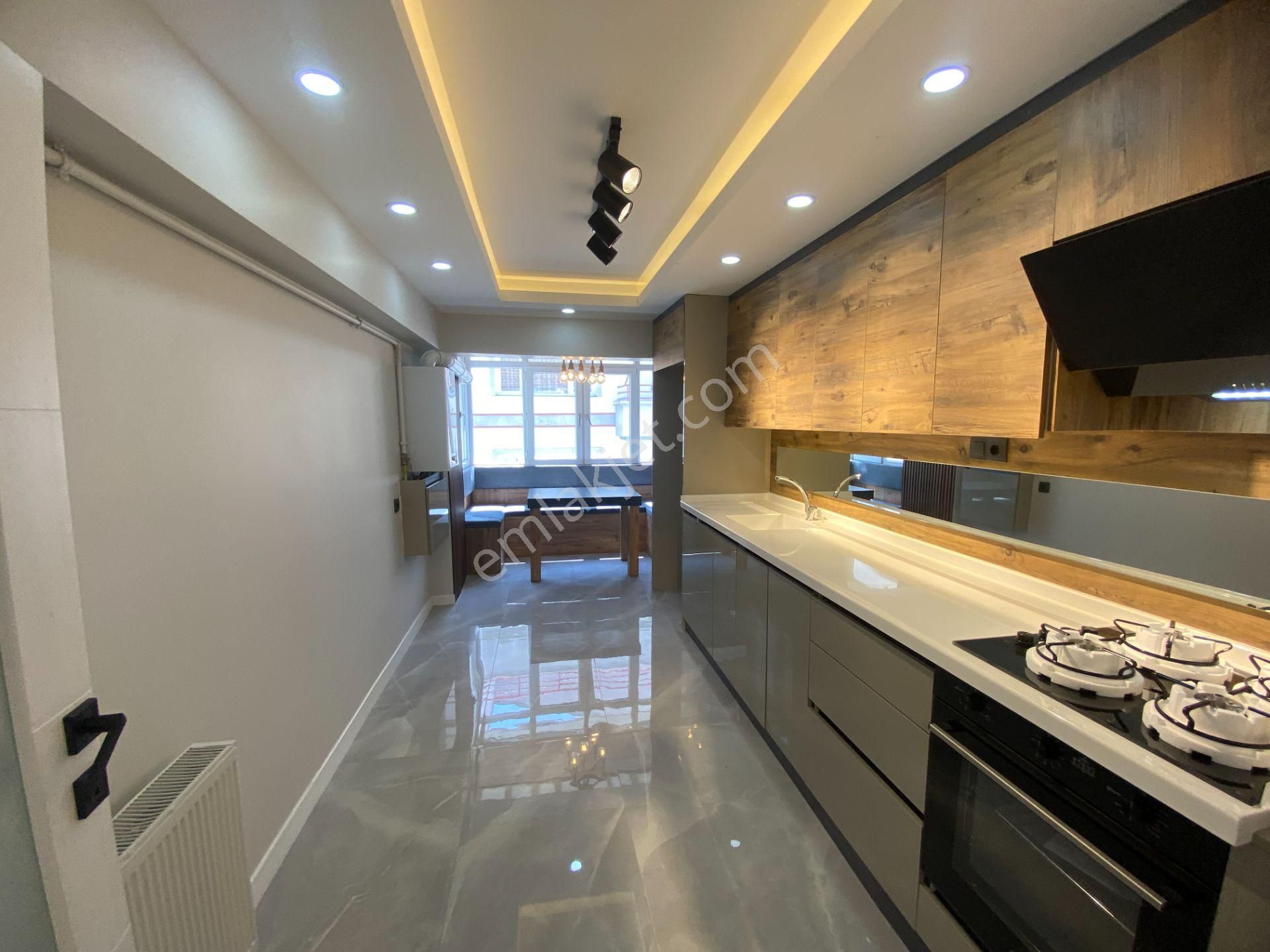 Etimesgut İstasyon Mah Ön Cephe Asansörlü 5.kat Full Yapılı Daire