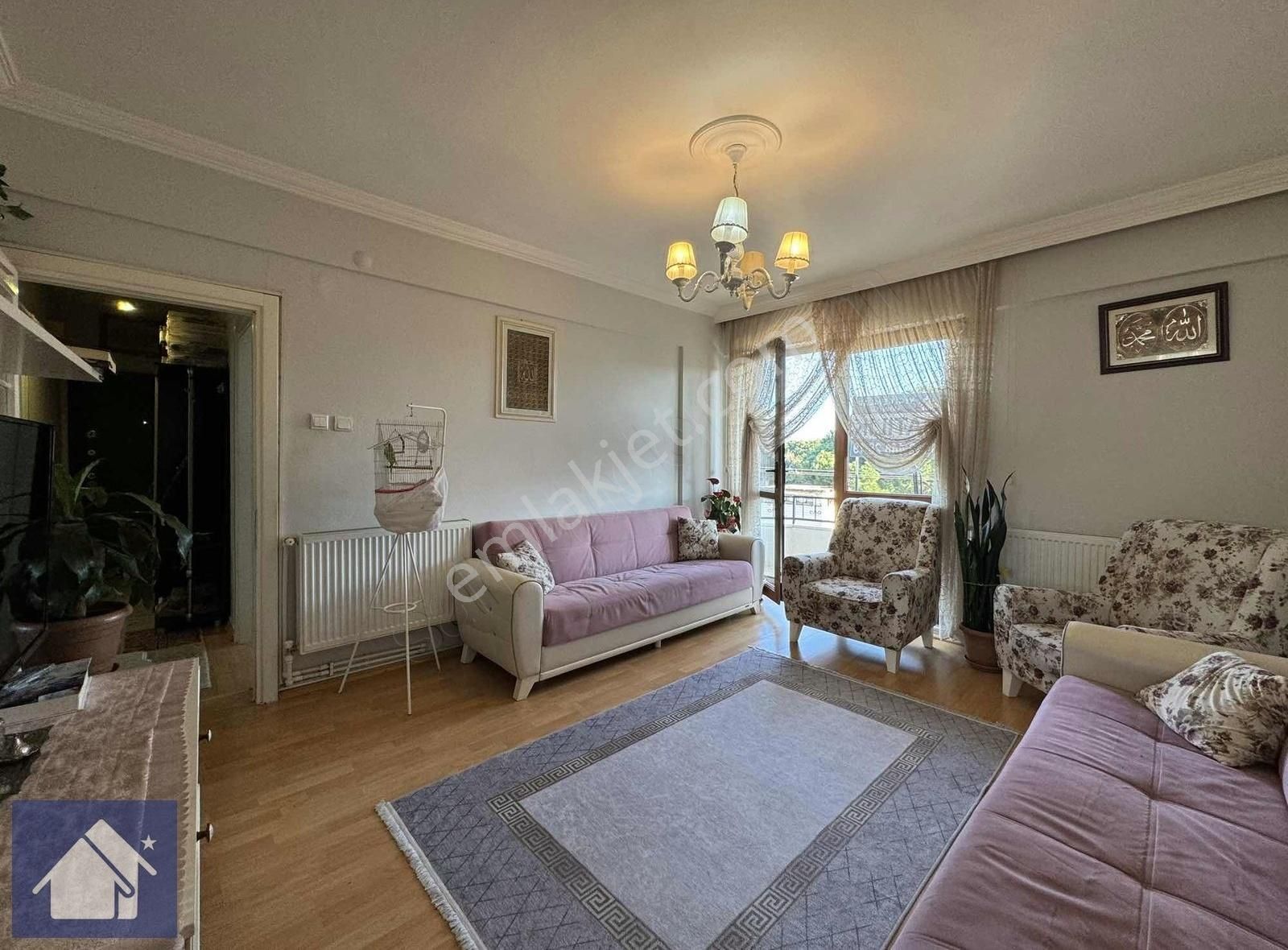 *iskele Mevkiinde*2+1*95 M2*içi Yenilenmiş*denize 100 Metre
