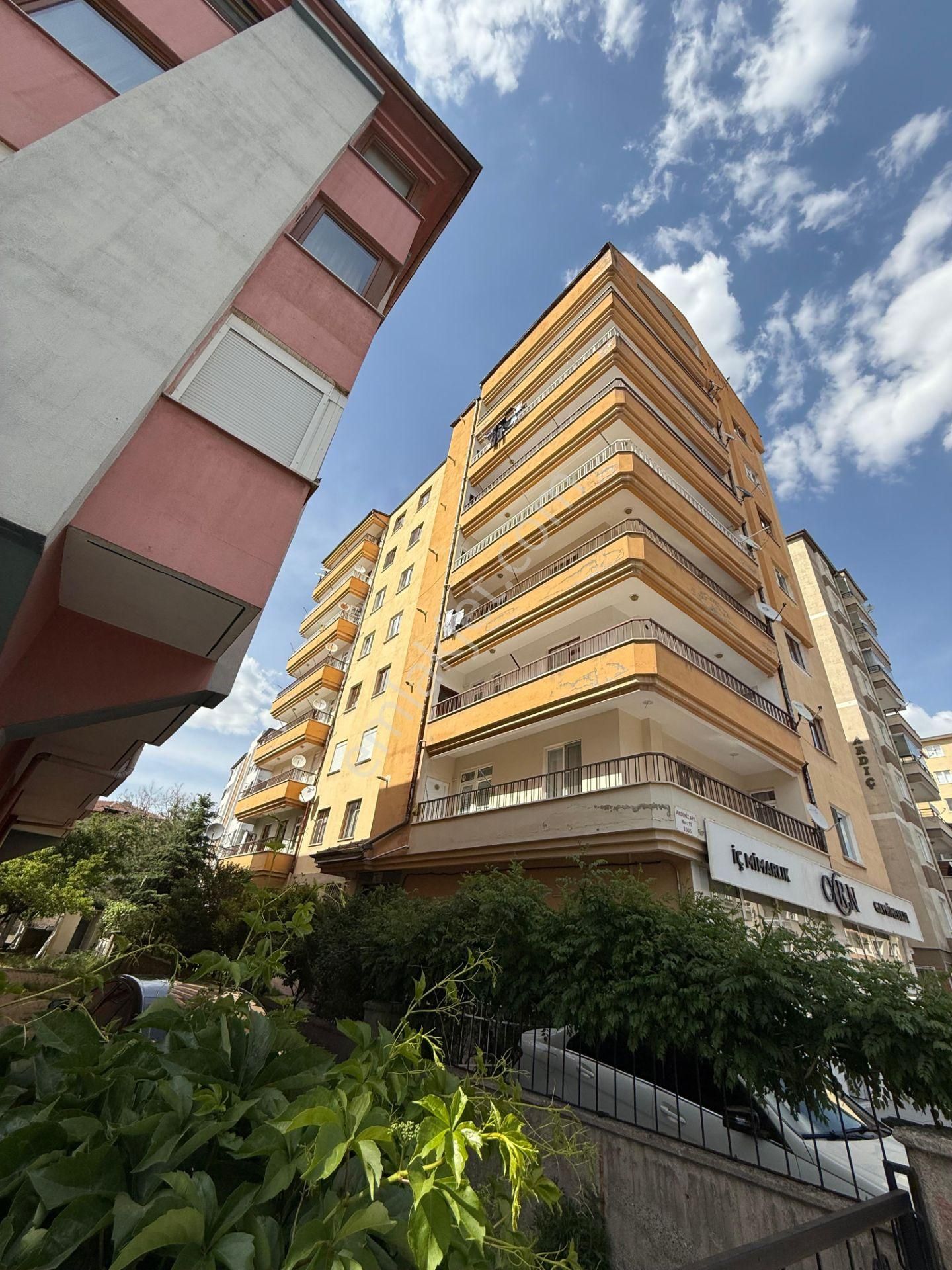 Fevziçakmak'da 3+1 İçi Full Yapılı Masrafsız Satılık Daire