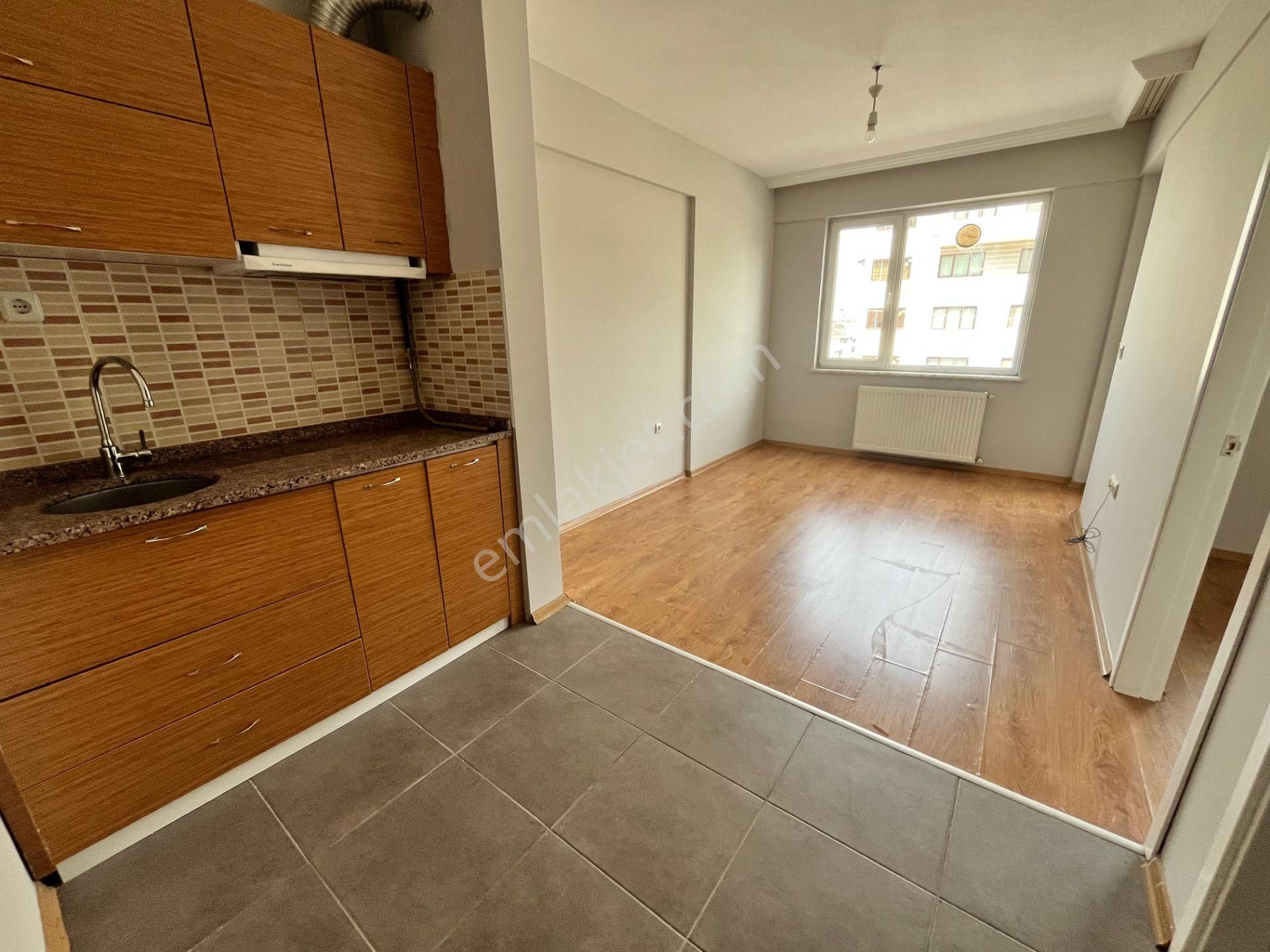Bahar Emlak'tan 1+1 Eşyasız Kiralık Daire