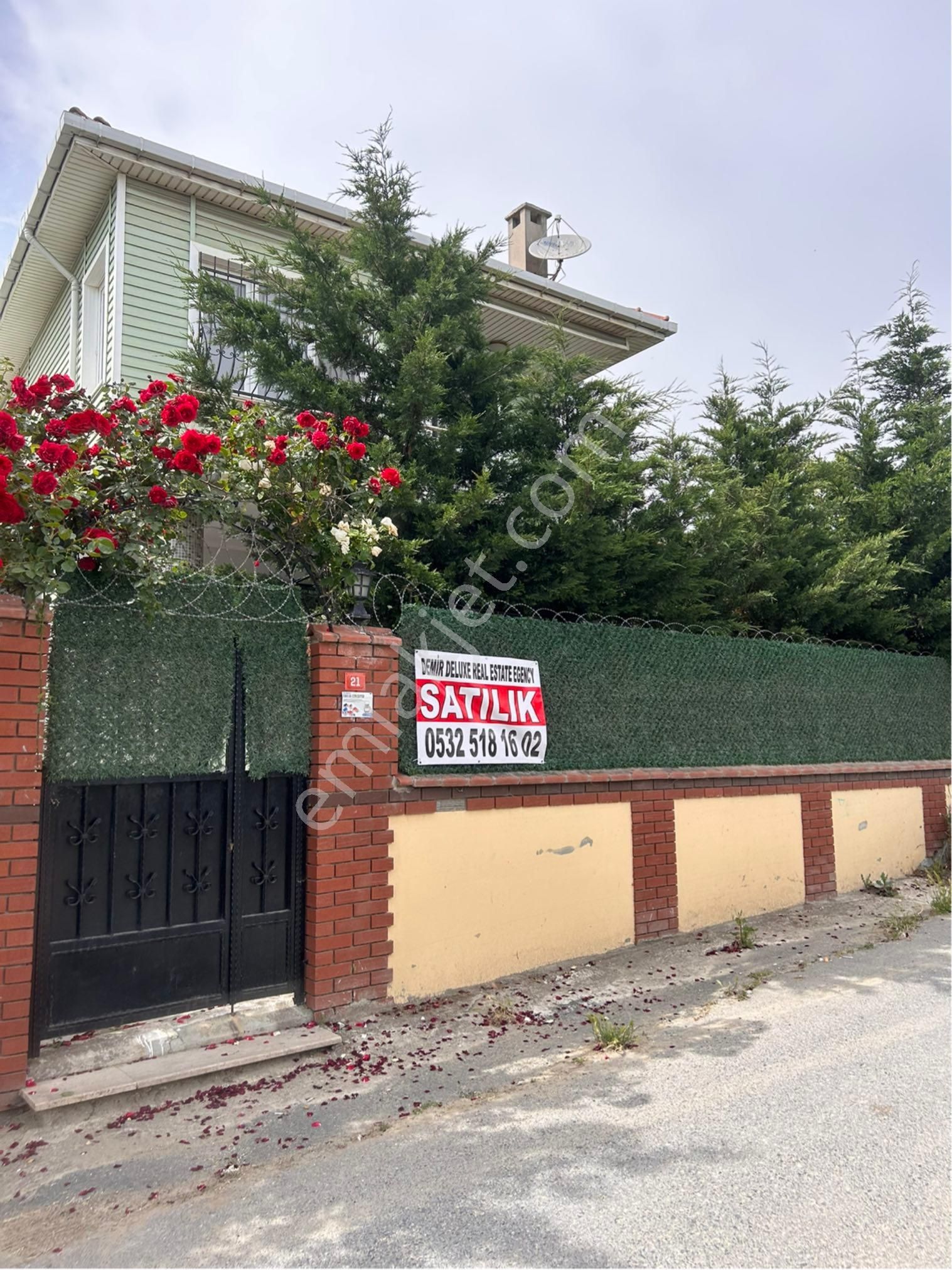 Demir Deluxe___güzelce Satılık Müstakil Villa (7 Yıllık+iskanlı)