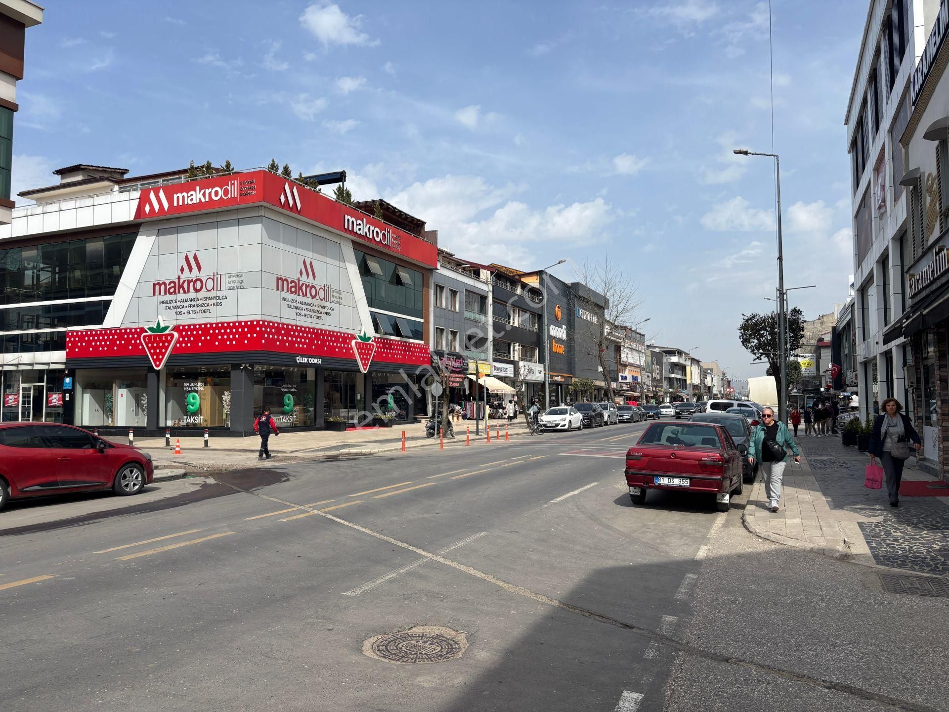 Atatürk Bulvarına Cephe 160 M2 Satılık Dükkan